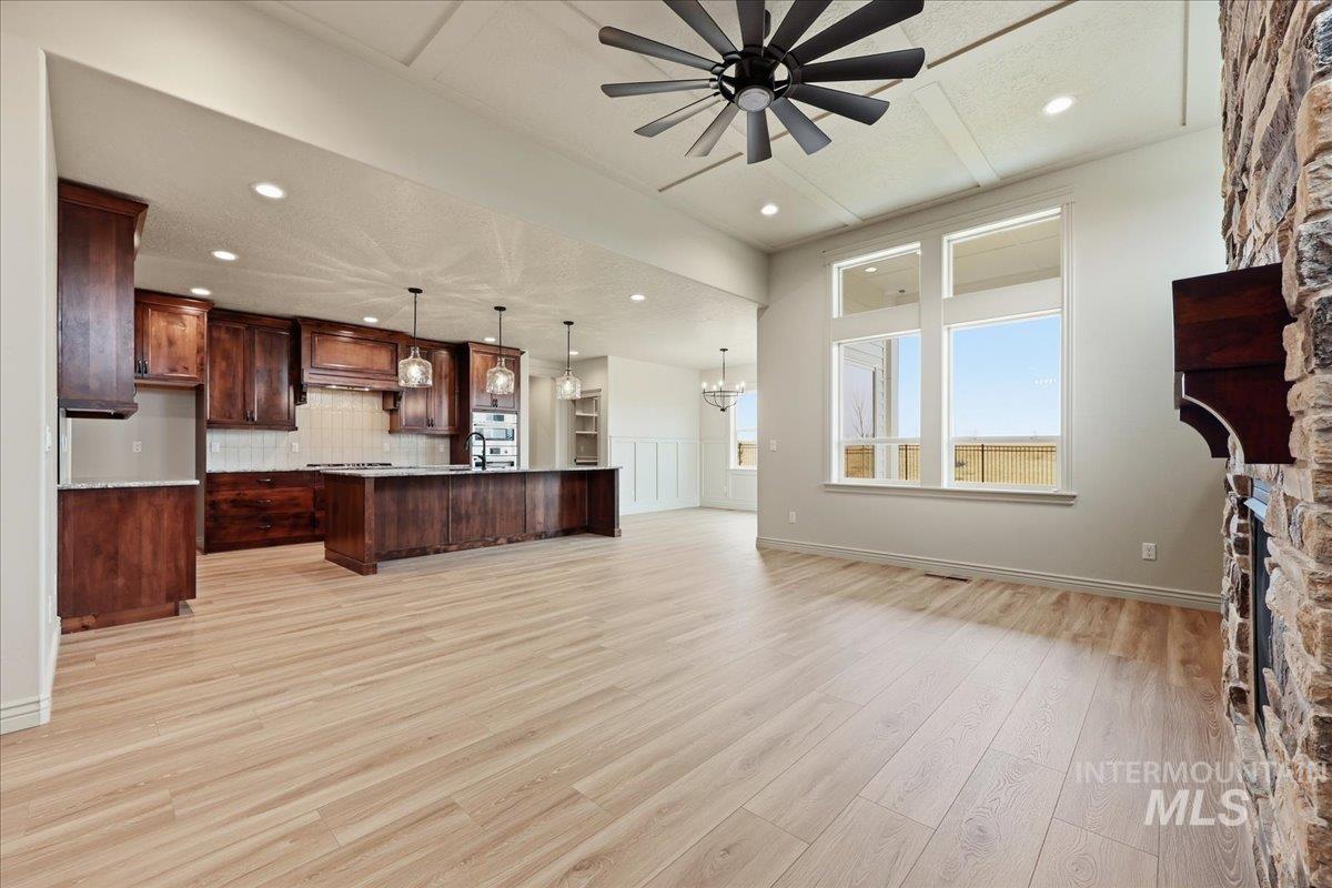 7800 W Flathead Lake St, Eagle, Idaho 83616, 4 Bedrooms, 2.5 Bathrooms, Residential For Sale, Price $949,900, 98975905