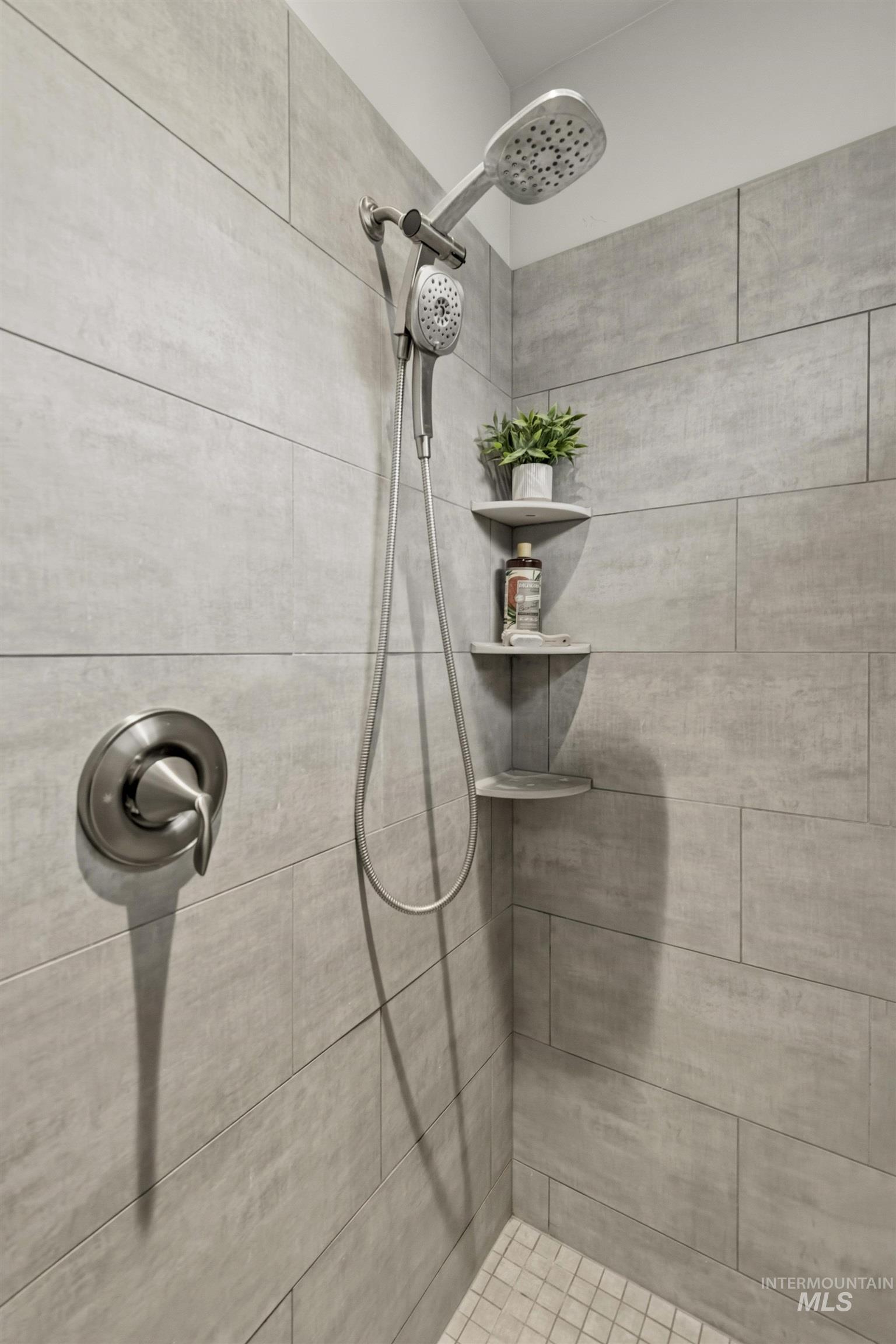 15339 Flora Springs Way, Caldwell, Idaho 83607, 4 Bedrooms, 2 Bathrooms, Residential For Sale, Price $514,900, 98975908