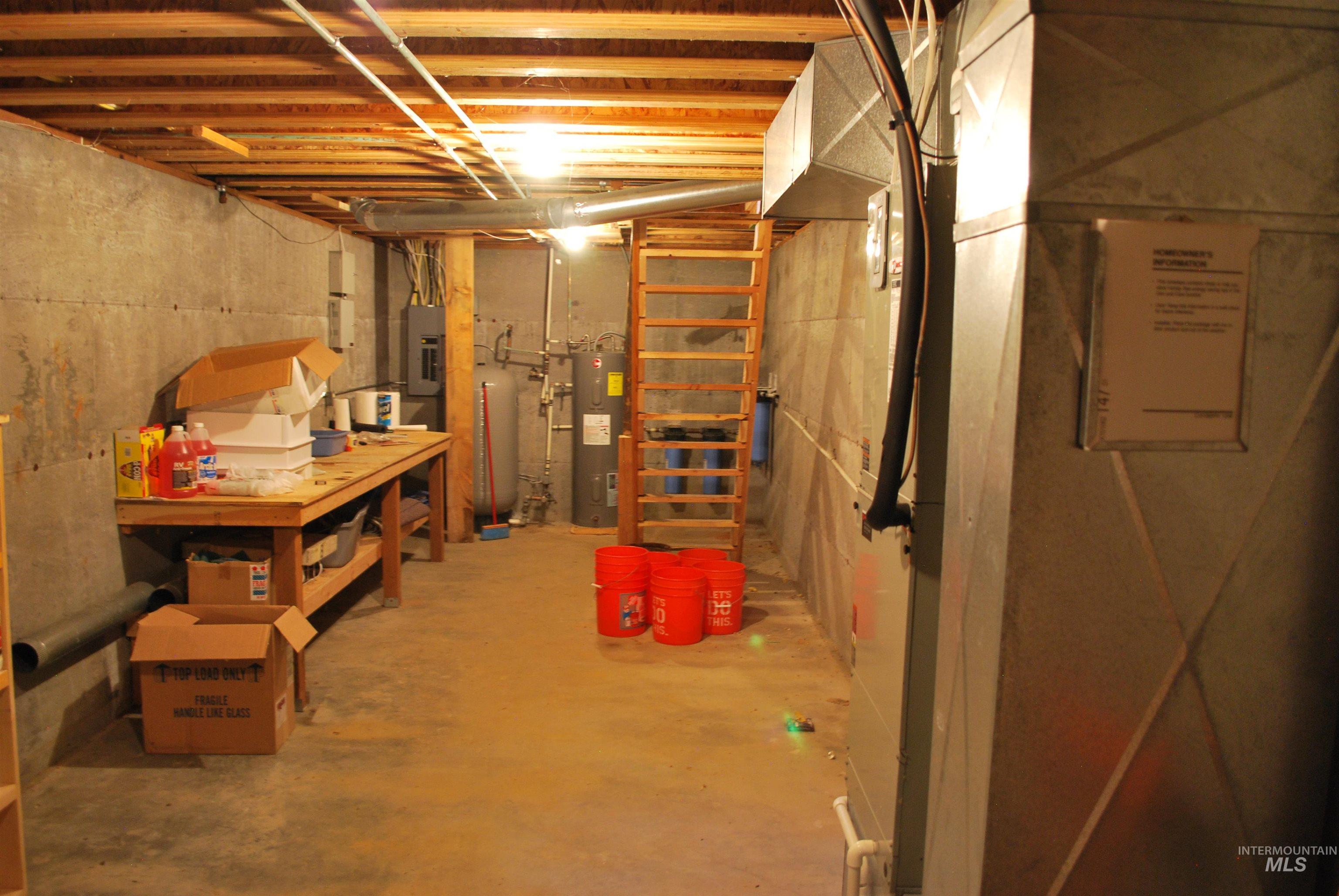 4975 Middle Road, Lenore, Idaho 83541, 1 Bedroom, 1.5 Bathrooms, Residential For Sale, Price $1,950,000, 98975911