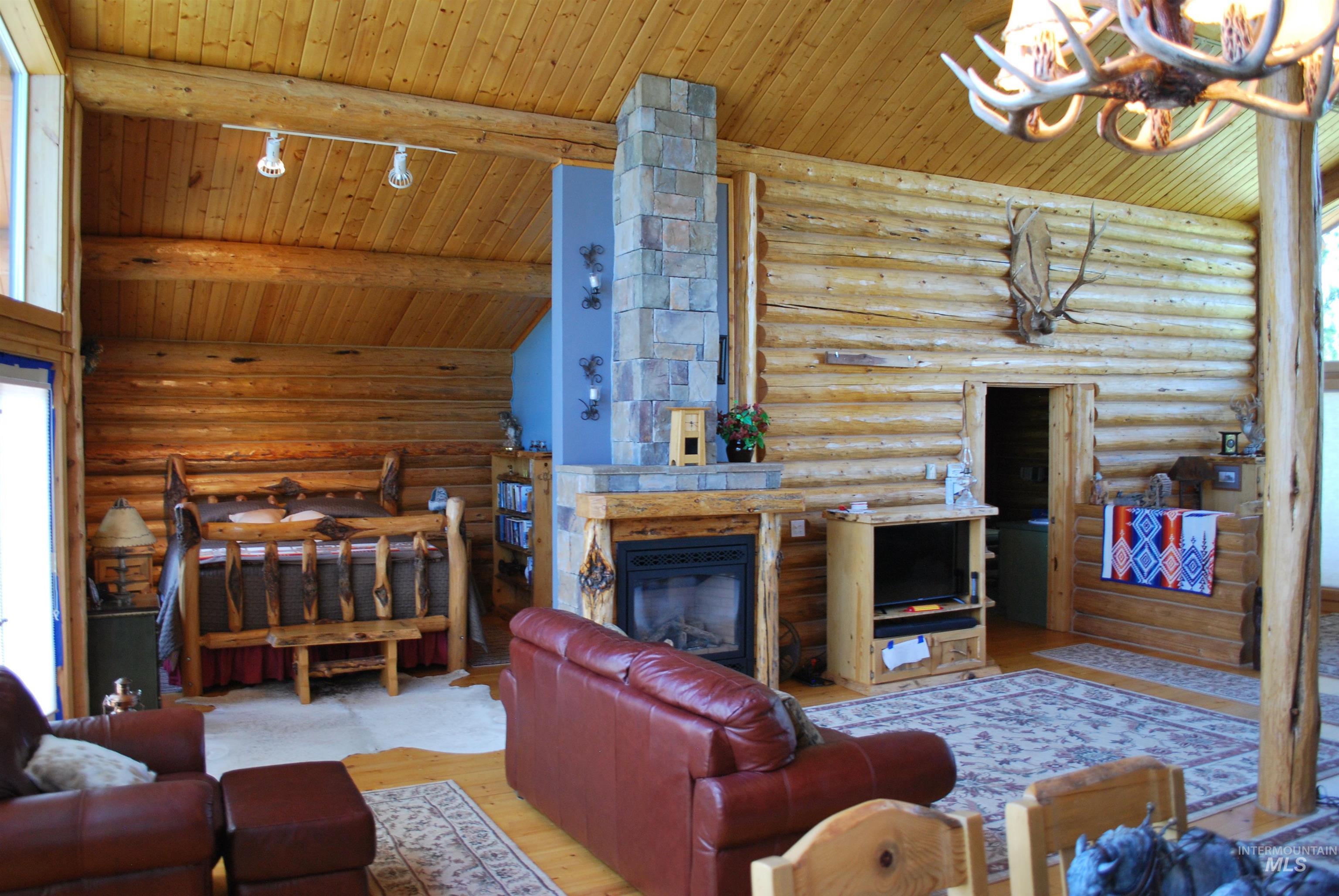 4975 Middle Road, Lenore, Idaho 83541, 1 Bedroom, 1.5 Bathrooms, Residential For Sale, Price $1,350,000, 98975912