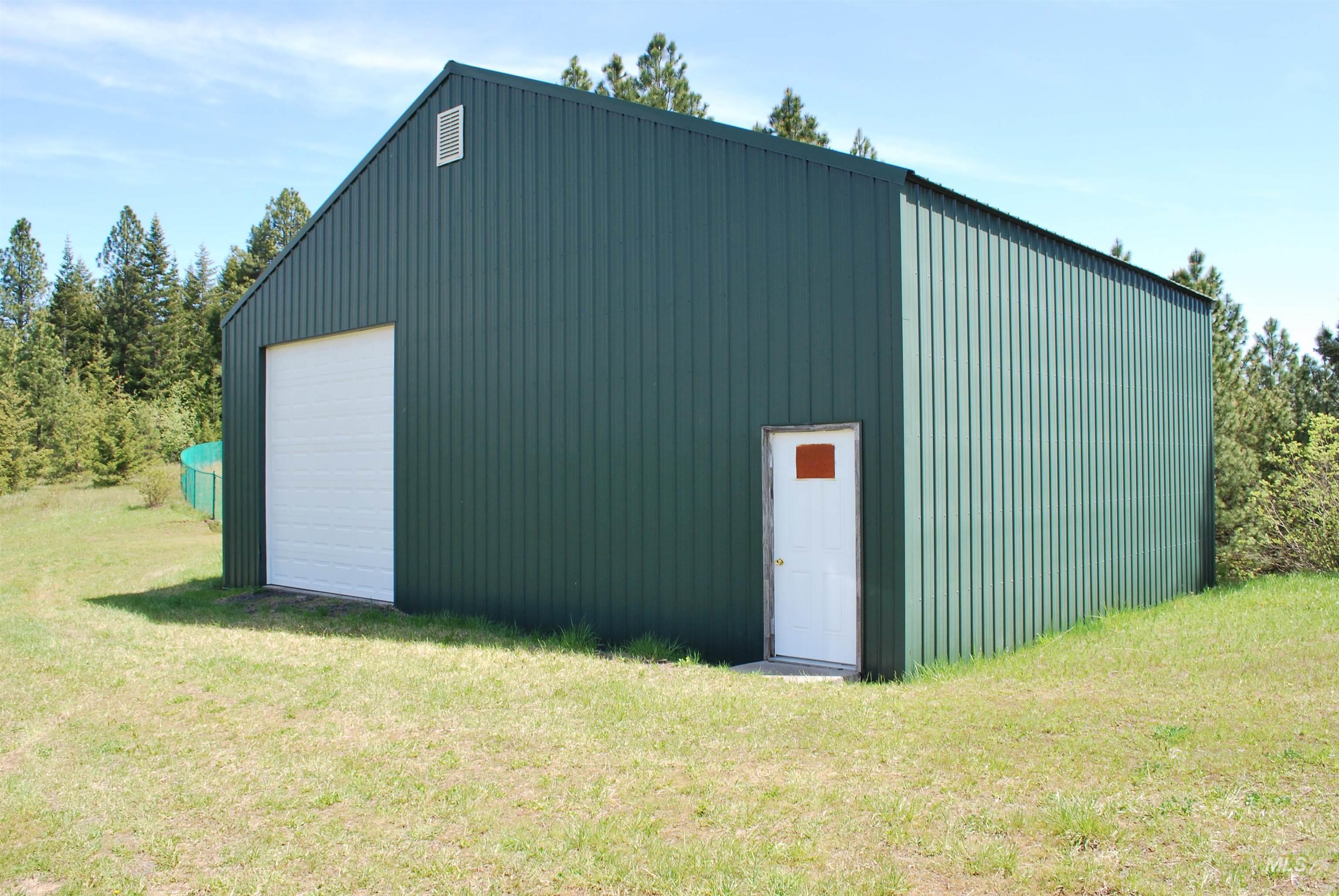 4975 Middle Road, Lenore, Idaho 83541, 1 Bedroom, 1.5 Bathrooms, Residential For Sale, Price $1,350,000, 98975912