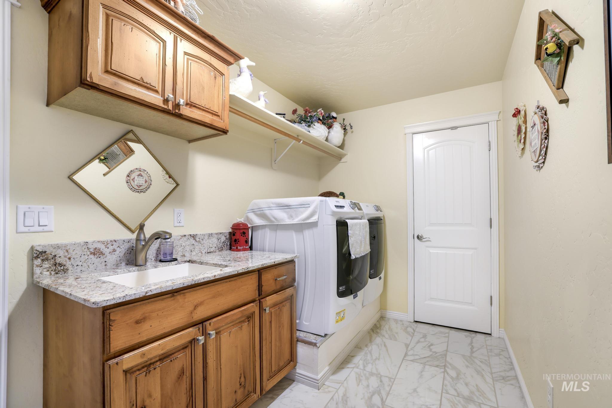 604 Reese Road, Twin Falls, Idaho 83301, 4 Bedrooms, 2 Bathrooms, Residential For Sale, Price $499,900,MLS 98975913