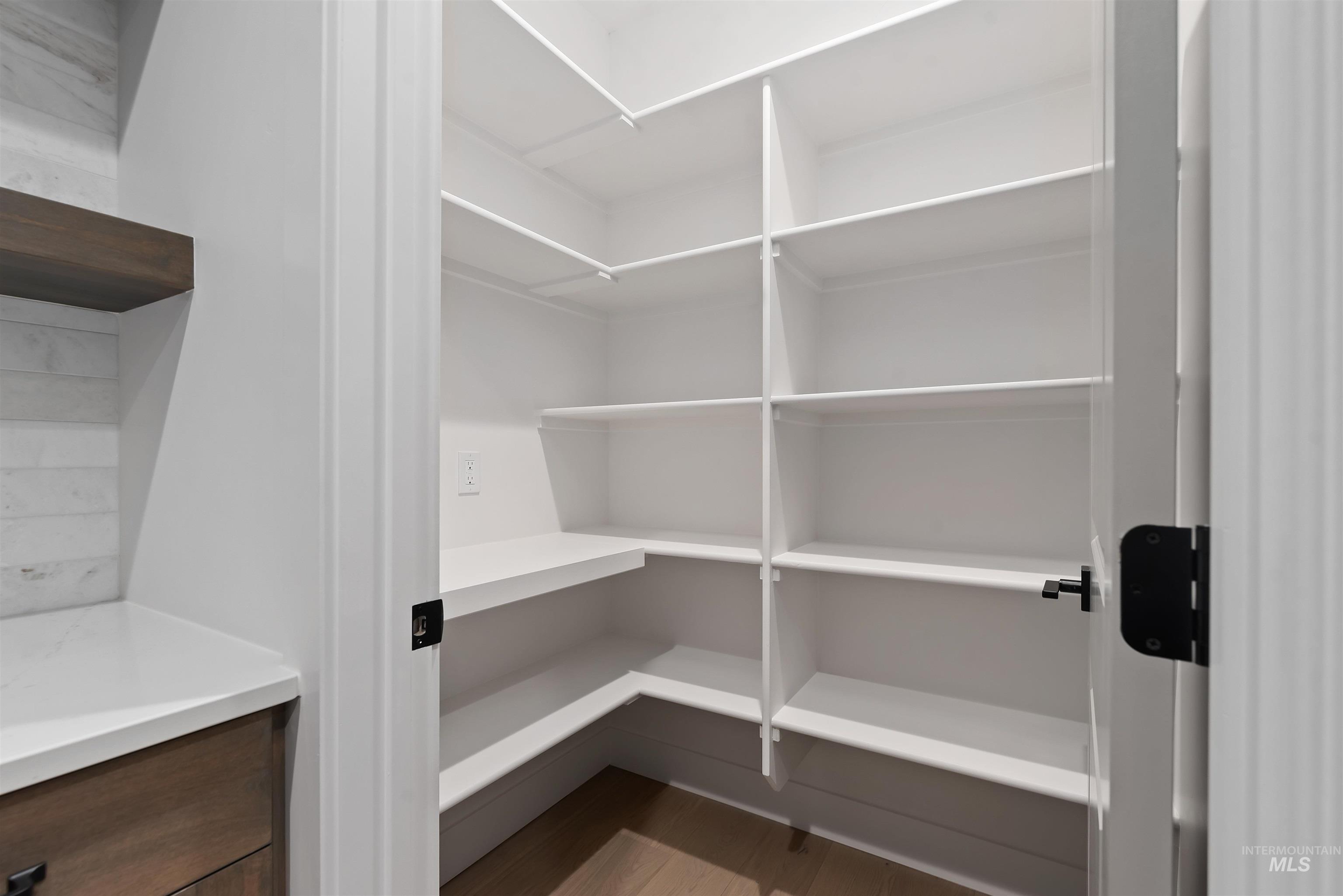 10764 W Barnbougle Ln, Kuna, Idaho 83634, 4 Bedrooms, 3 Bathrooms, Residential For Sale, Price $799,880, 98975917