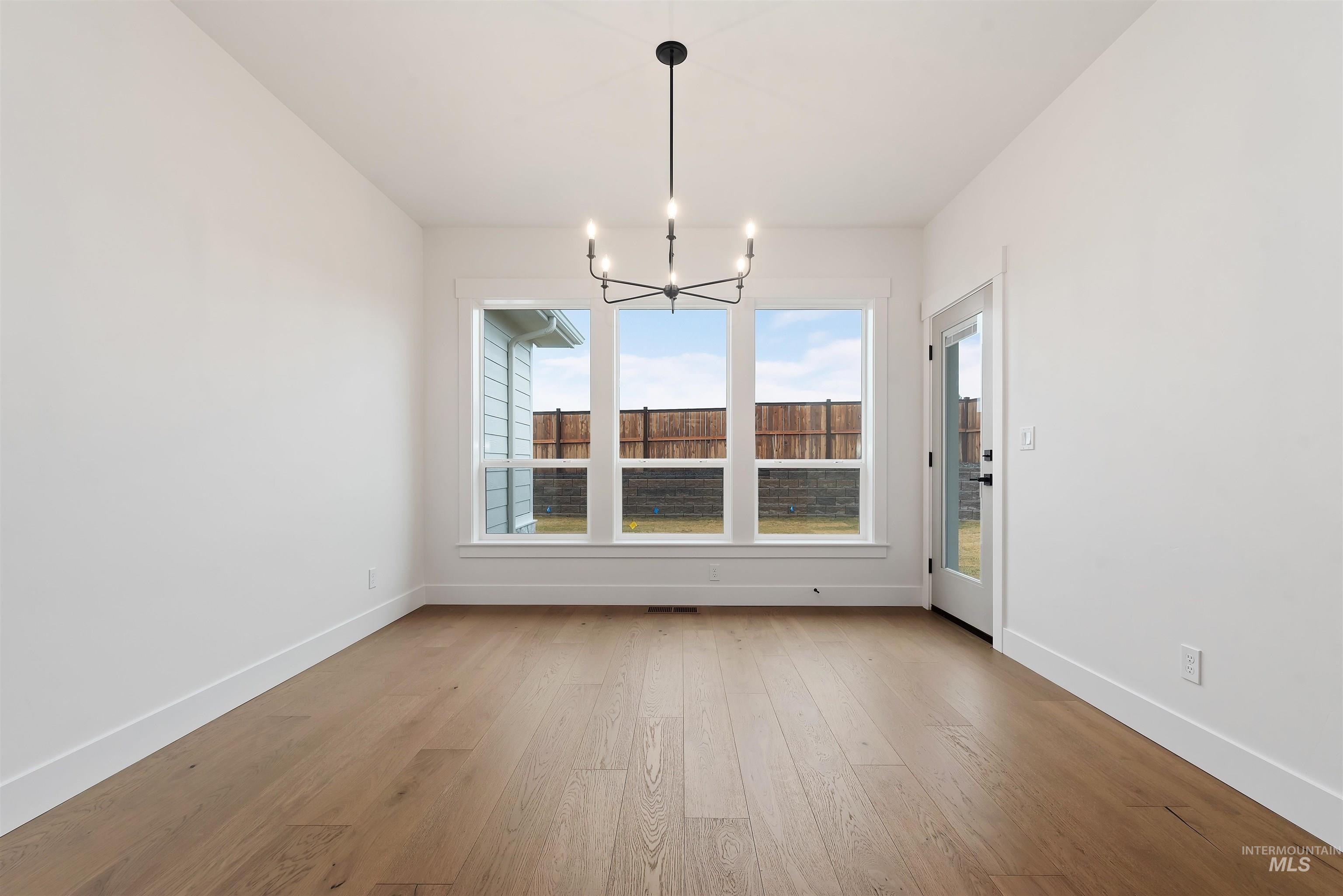 10764 W Barnbougle Ln, Kuna, Idaho 83634, 4 Bedrooms, 3 Bathrooms, Residential For Sale, Price $799,880, 98975917