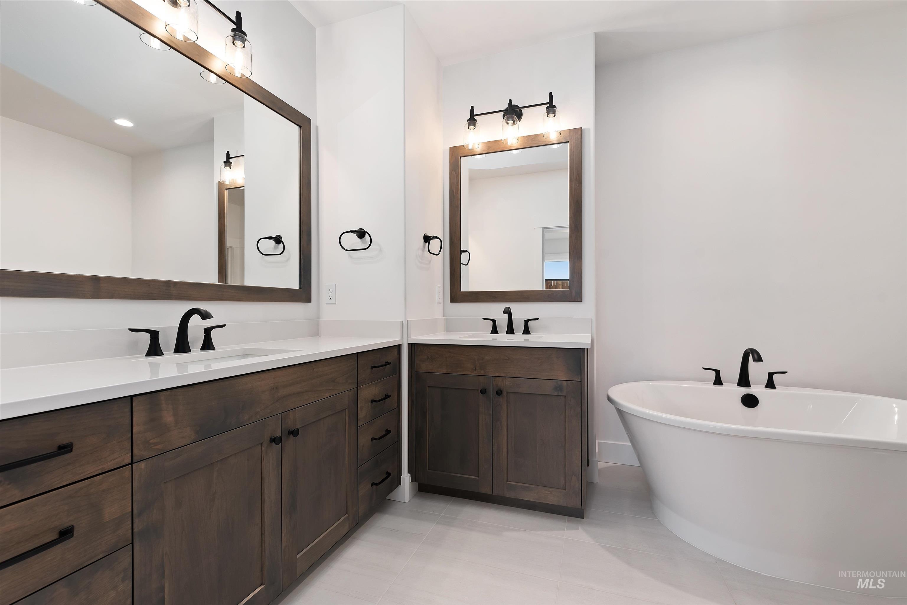 10764 W Barnbougle Ln, Kuna, Idaho 83634, 4 Bedrooms, 3 Bathrooms, Residential For Sale, Price $799,880, 98975917