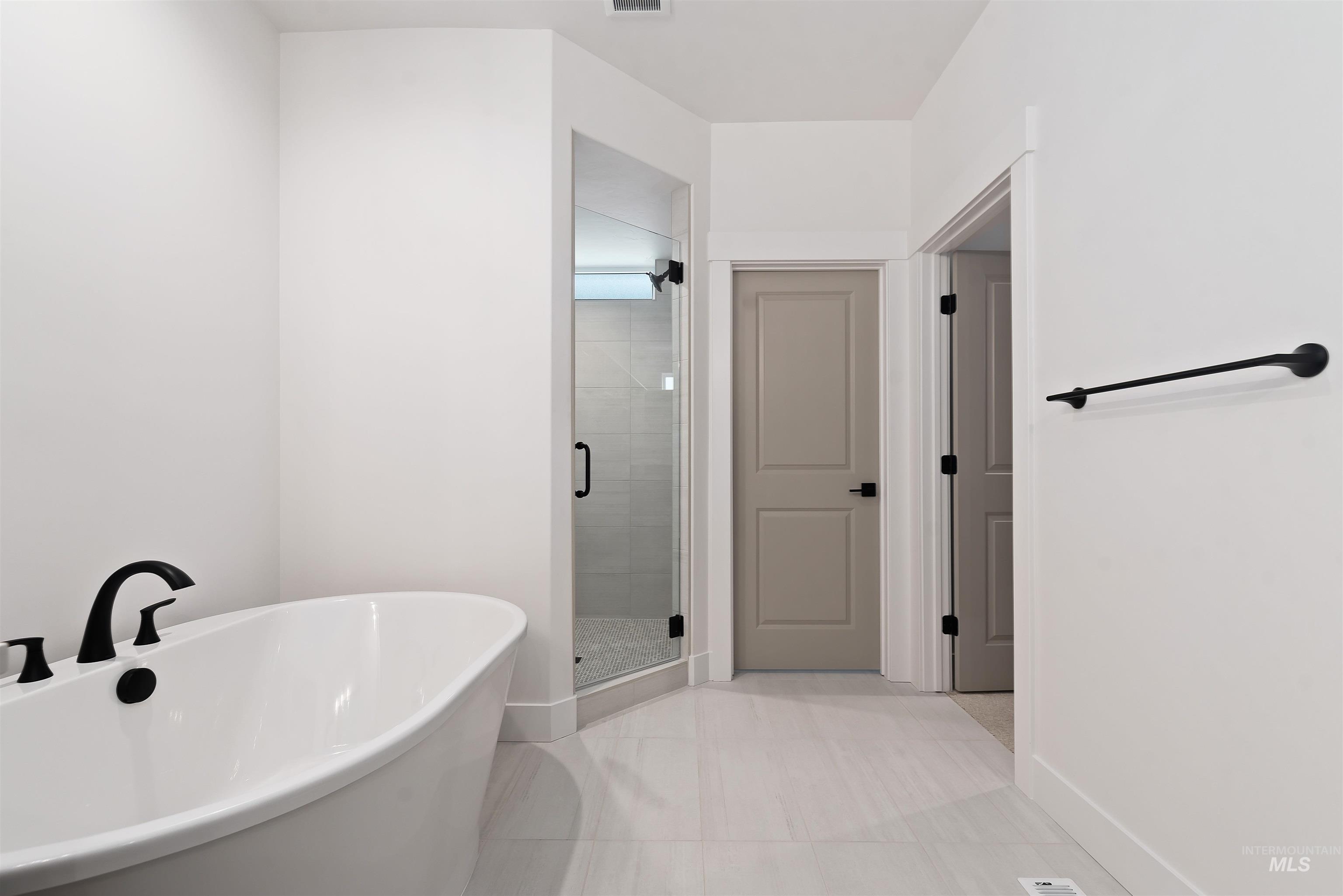 10764 W Barnbougle Ln, Kuna, Idaho 83634, 4 Bedrooms, 3 Bathrooms, Residential For Sale, Price $799,880, 98975917