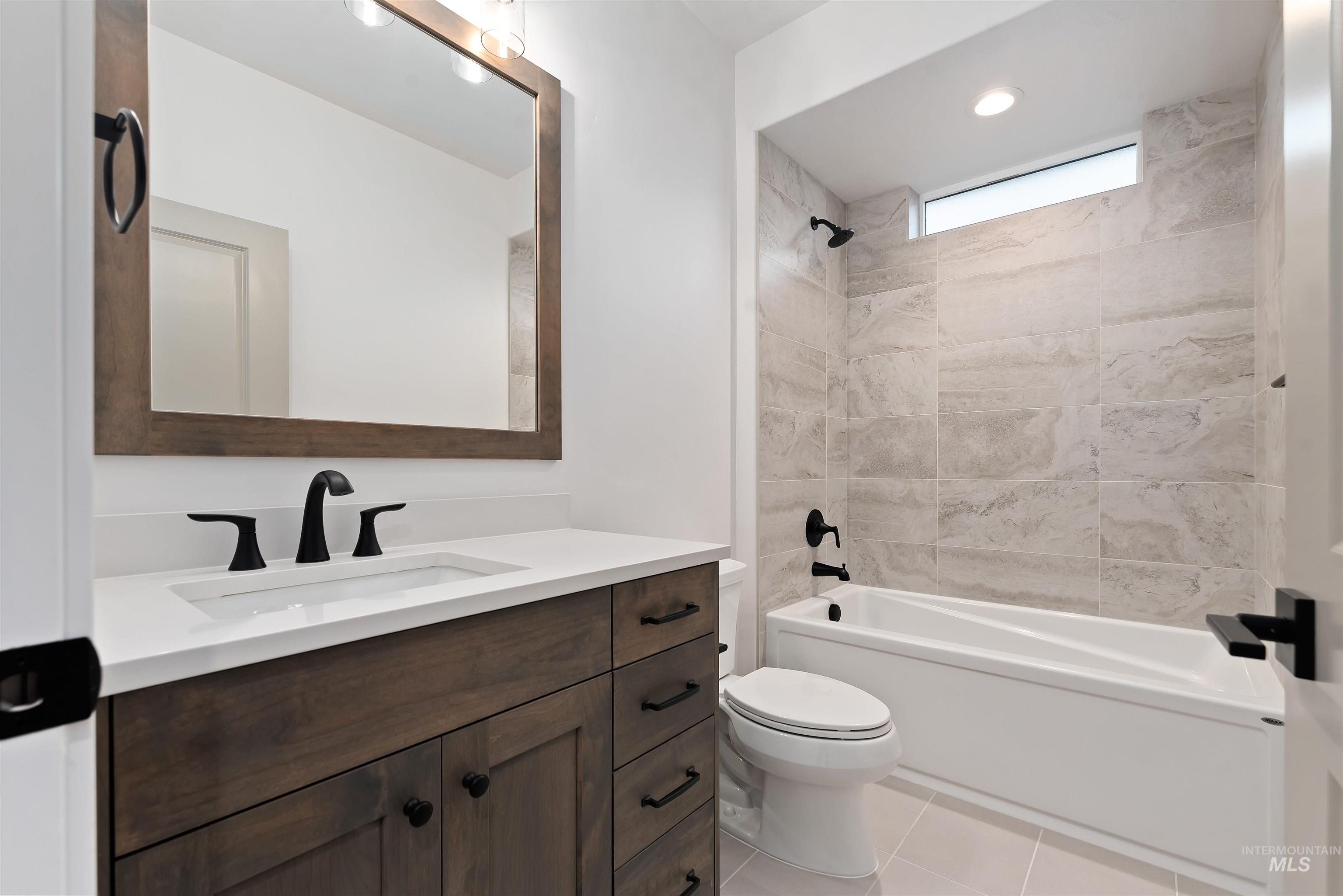 10764 W Barnbougle Ln, Kuna, Idaho 83634, 4 Bedrooms, 3 Bathrooms, Residential For Sale, Price $799,880, 98975917