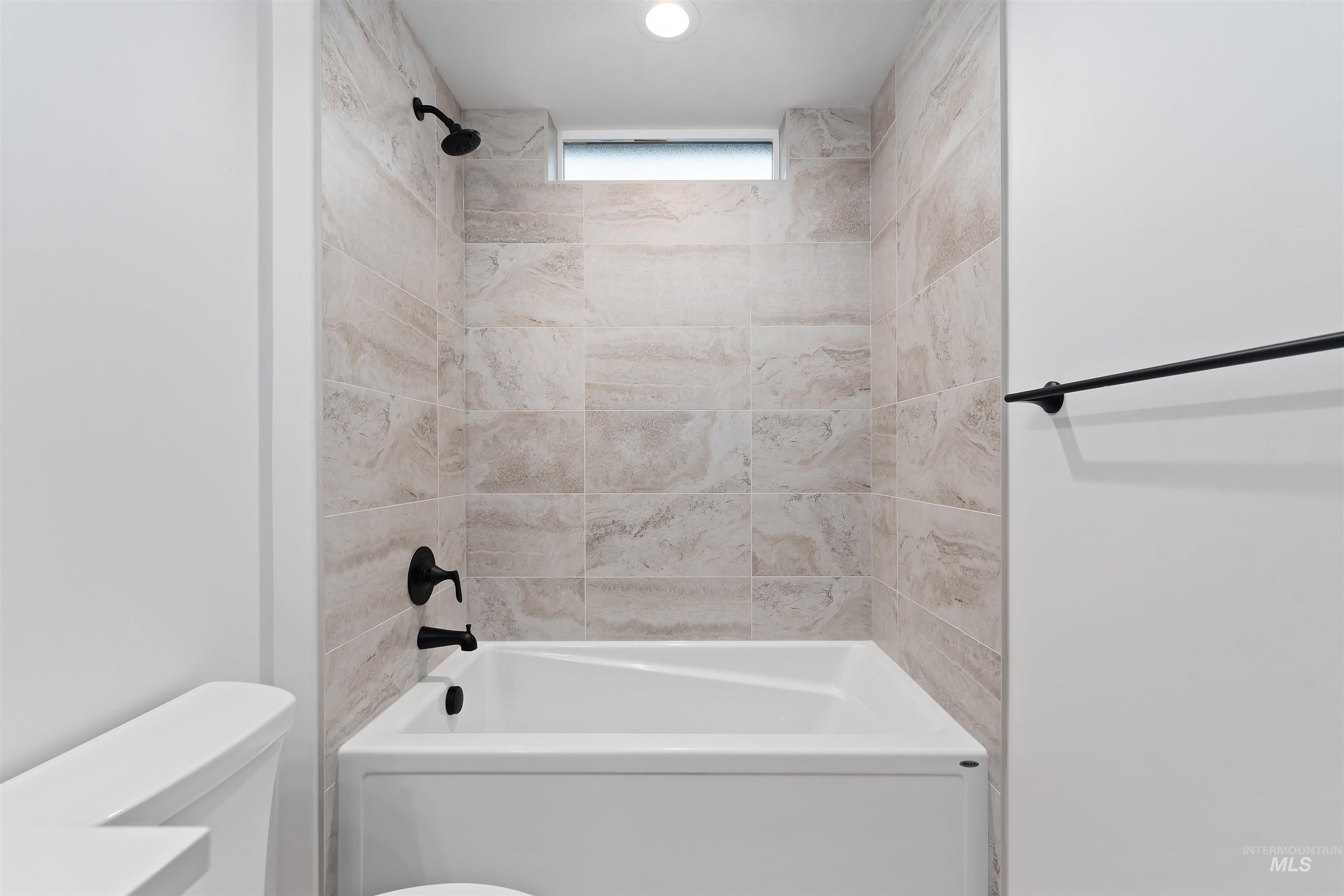 10764 W Barnbougle Ln, Kuna, Idaho 83634, 4 Bedrooms, 3 Bathrooms, Residential For Sale, Price $799,880, 98975917