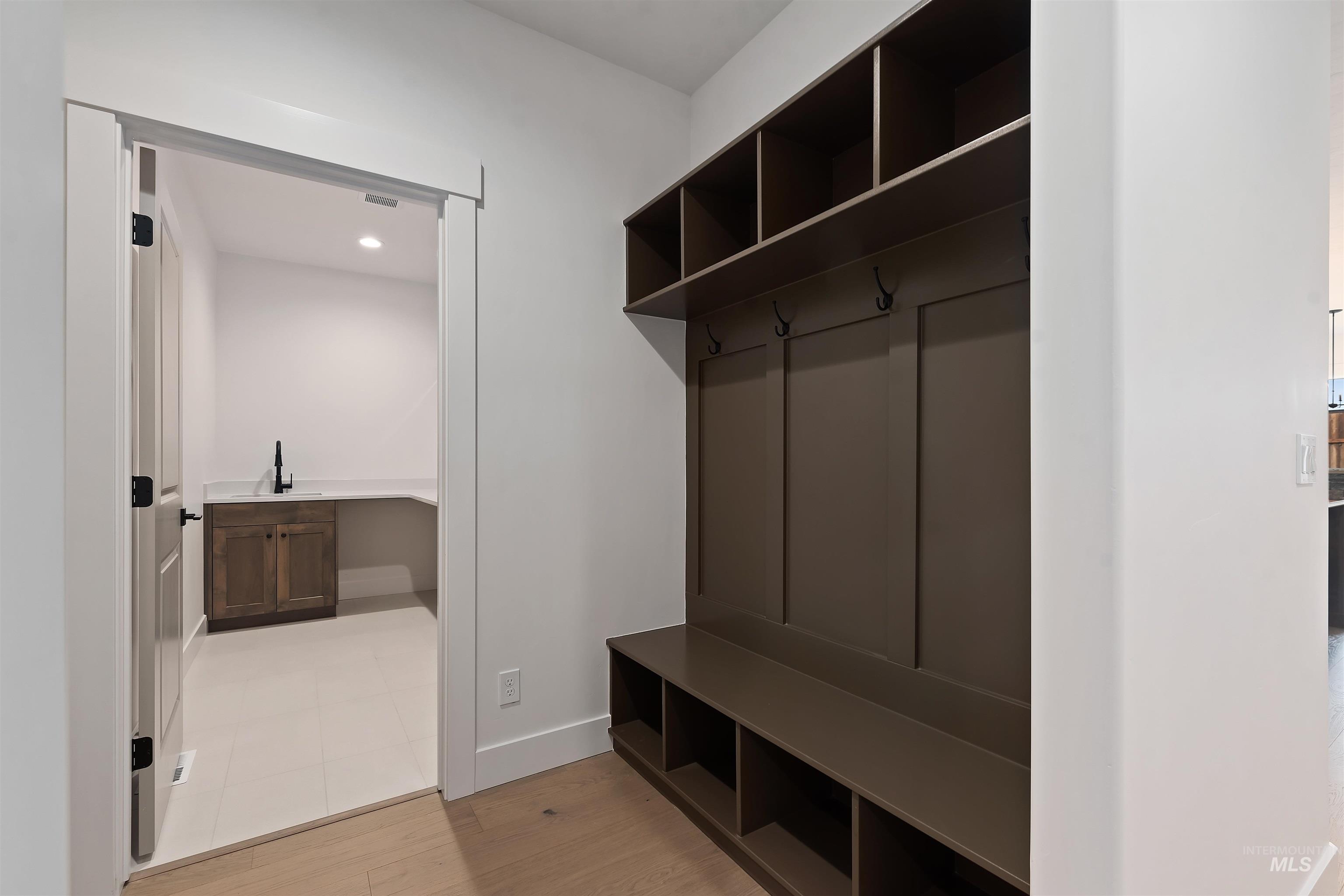 10764 W Barnbougle Ln, Kuna, Idaho 83634, 4 Bedrooms, 3 Bathrooms, Residential For Sale, Price $799,880, 98975917