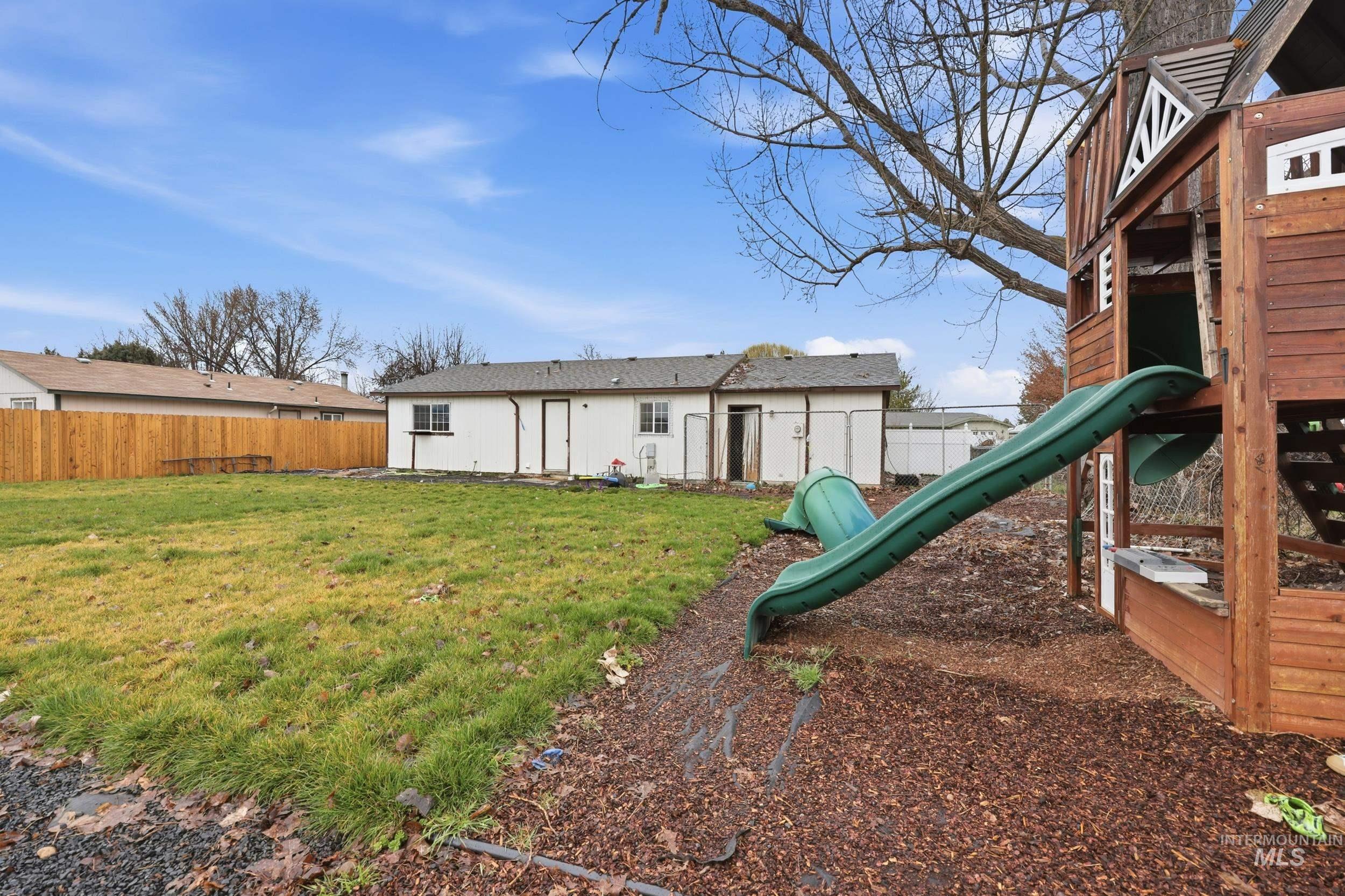 902 Harmon Way, Middleton, Idaho 83644, 2 Bedrooms, 1 Bathroom, Residential For Sale, Price $279,000, 98975922