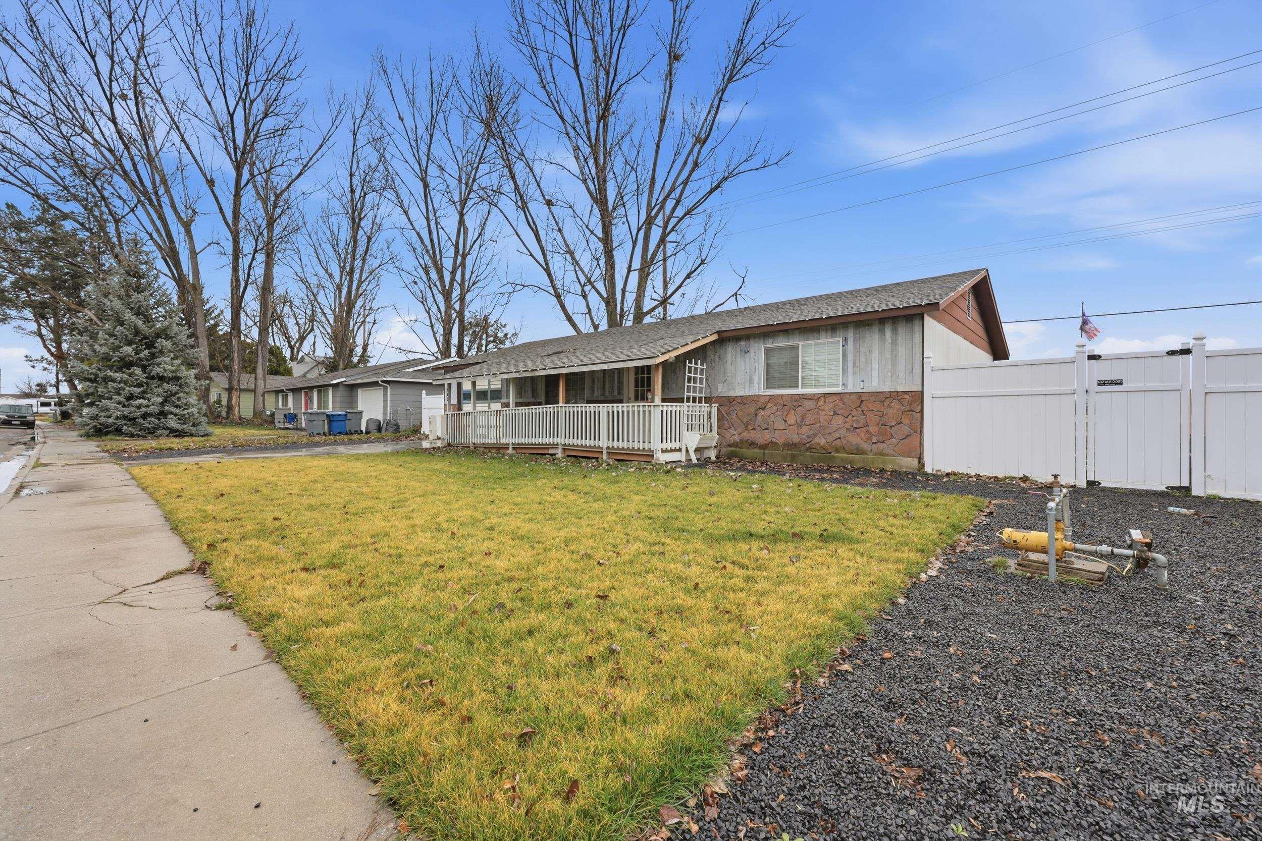 902 Harmon Way, Middleton, Idaho 83644, 2 Bedrooms, 1 Bathroom, Residential For Sale, Price $279,000, 98975922