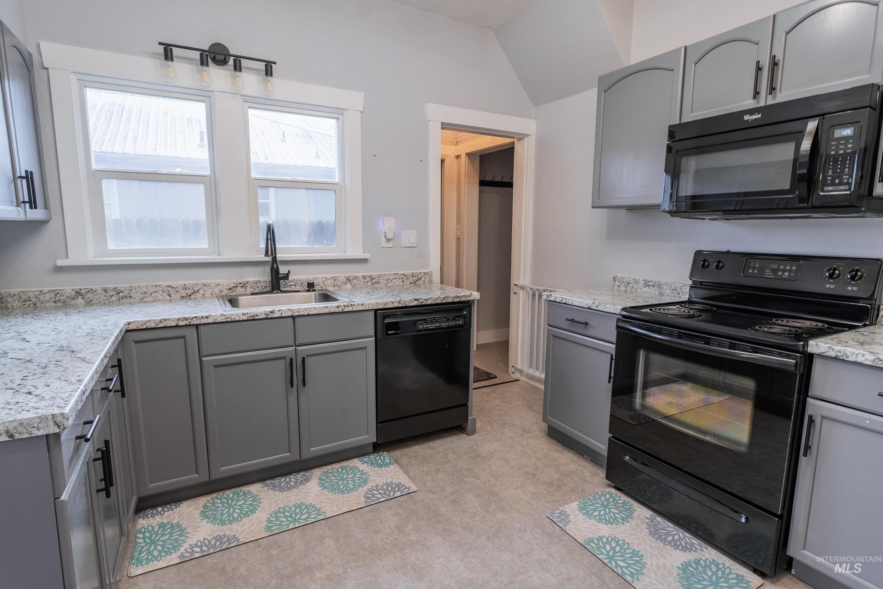 1110 13th Street, Clarkston, Washington 99403, 3 Bedrooms, 2 Bathrooms, Residential For Sale, Price $339,000, 98975923