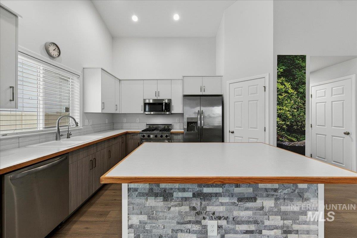 878 W Jasper St, Emmett, Idaho 83617, 4 Bedrooms, 2 Bathrooms, Rental For Rent, Price $2,500, 98975926