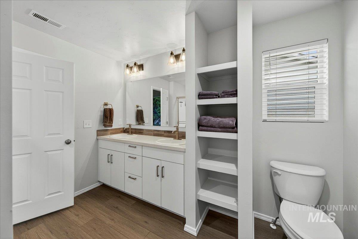 878 W Jasper St, Emmett, Idaho 83617, 4 Bedrooms, 2 Bathrooms, Rental For Rent, Price $2,500, 98975926