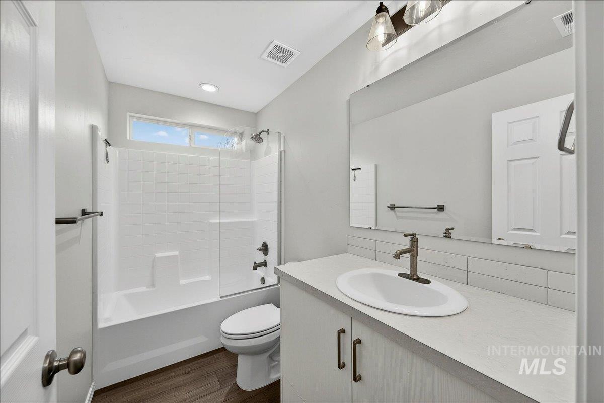 878 W Jasper St, Emmett, Idaho 83617, 4 Bedrooms, 2 Bathrooms, Rental For Rent, Price $2,500, 98975926