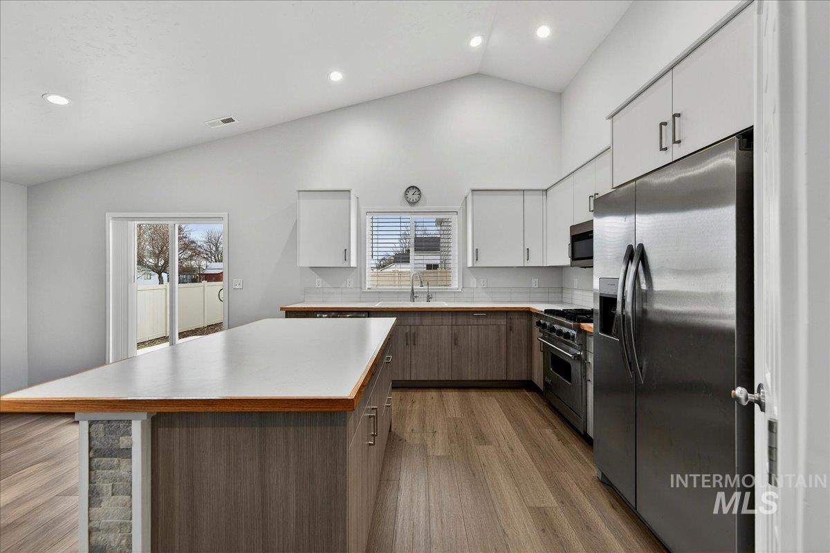 878 W Jasper St, Emmett, Idaho 83617, 4 Bedrooms, 2 Bathrooms, Rental For Rent, Price $2,500, 98975926