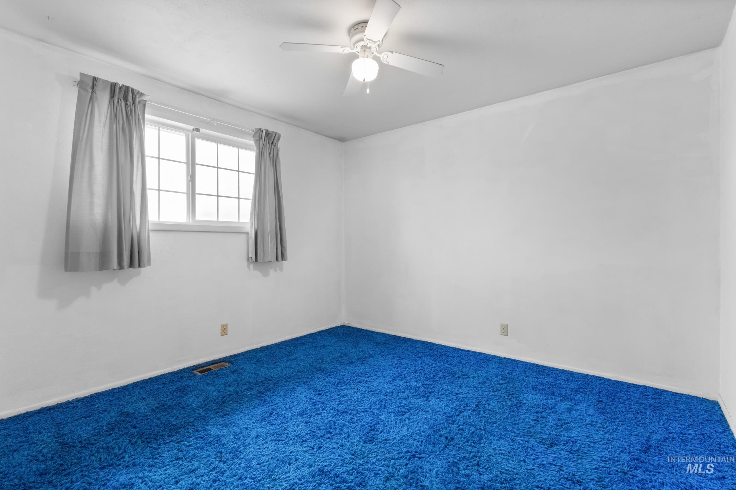 512 E Black Canyon Hwy, Emmett, Idaho 83617, 5 Bedrooms, 2 Bathrooms, Residential For Sale, Price $524,900, 98975928