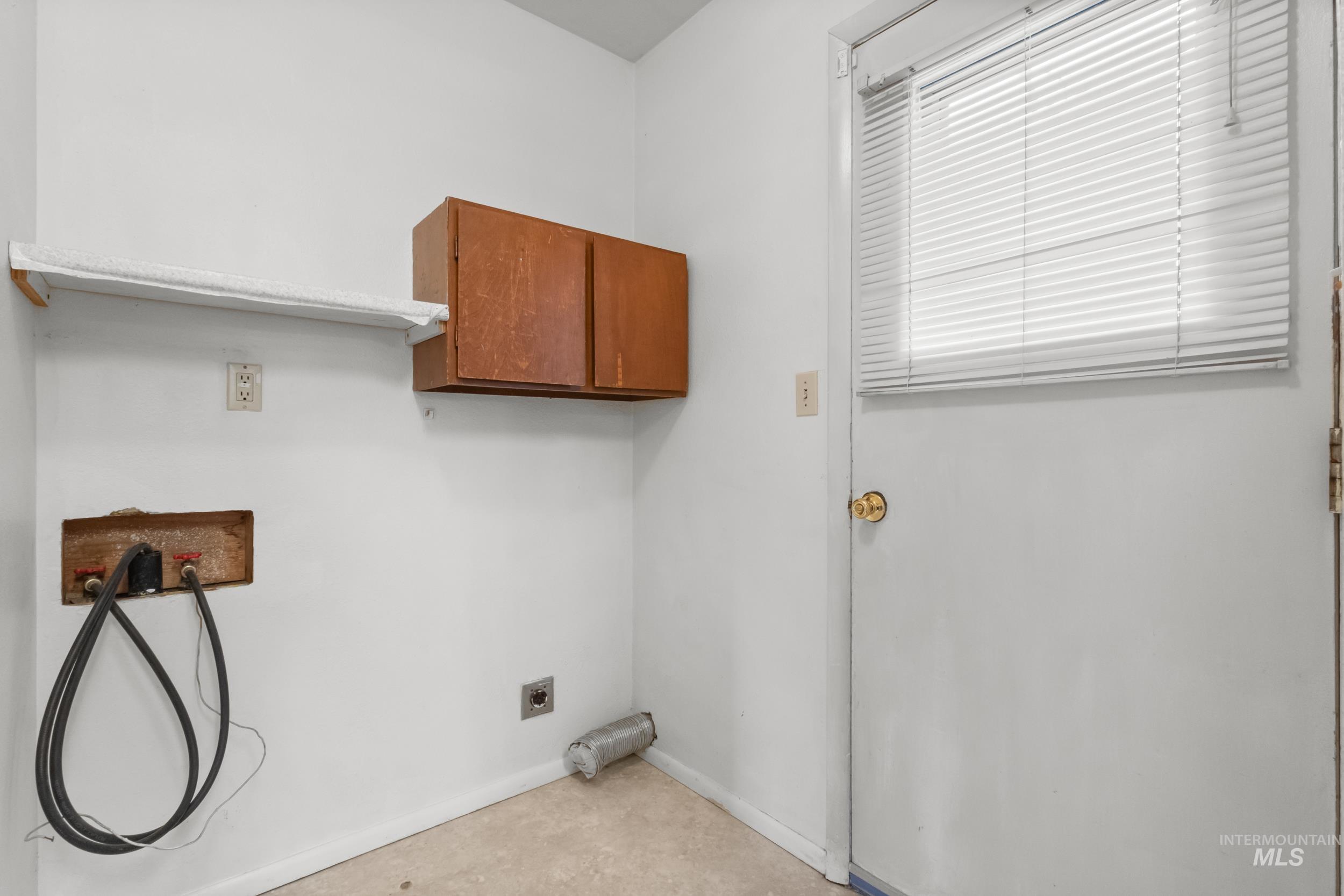 512 E Black Canyon Hwy, Emmett, Idaho 83617, 5 Bedrooms, 2 Bathrooms, Residential For Sale, Price $524,900, 98975928