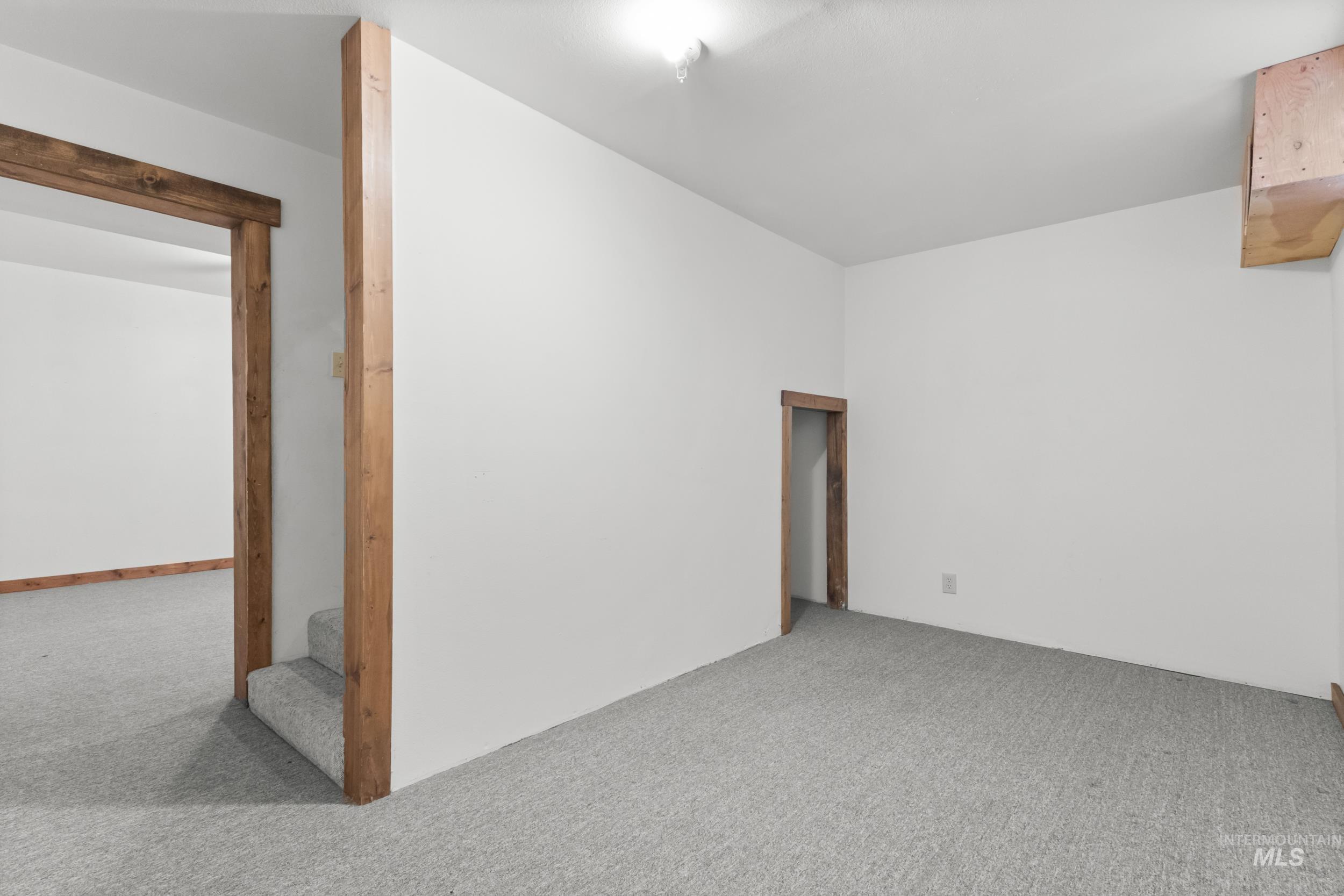 512 E Black Canyon Hwy, Emmett, Idaho 83617, 5 Bedrooms, 2 Bathrooms, Residential For Sale, Price $524,900, 98975928