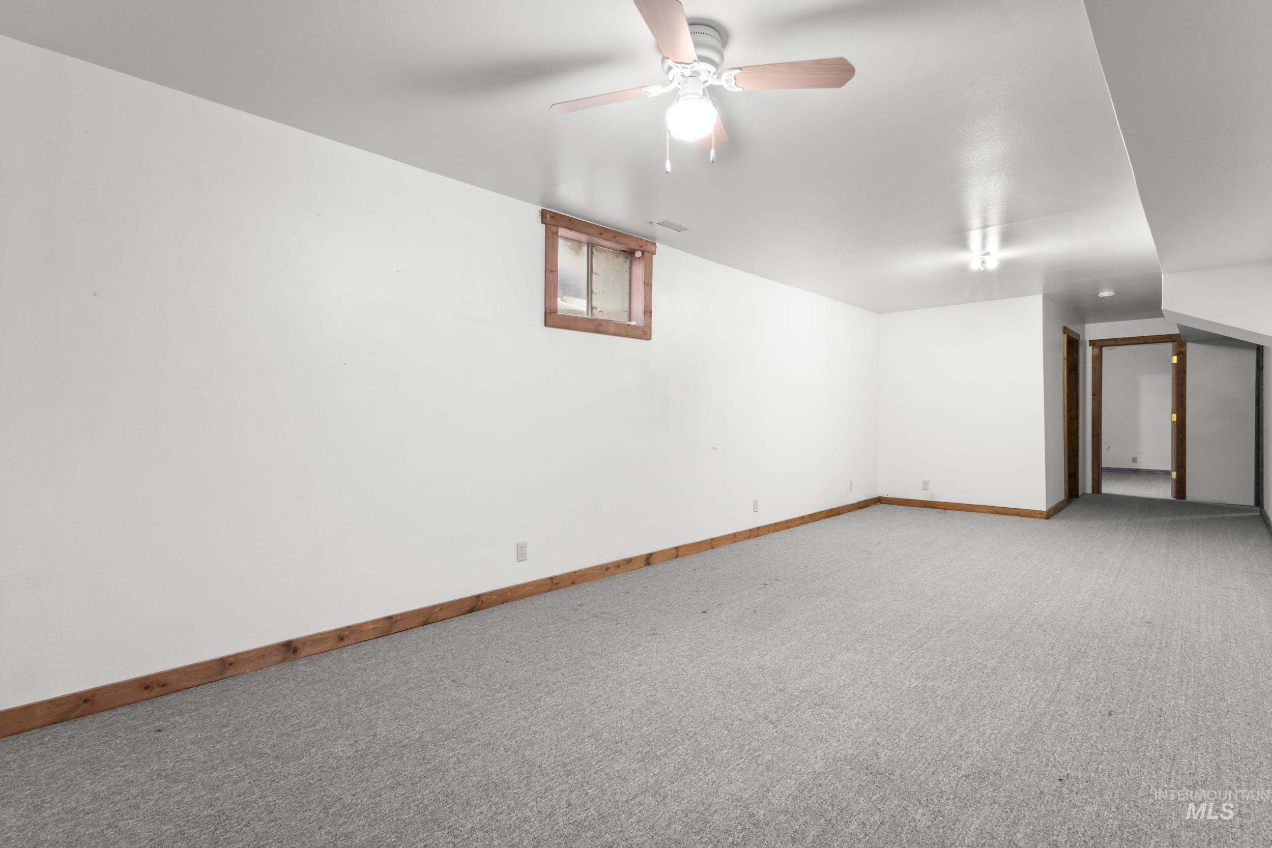 512 E Black Canyon Hwy, Emmett, Idaho 83617, 5 Bedrooms, 2 Bathrooms, Residential For Sale, Price $524,900, 98975928