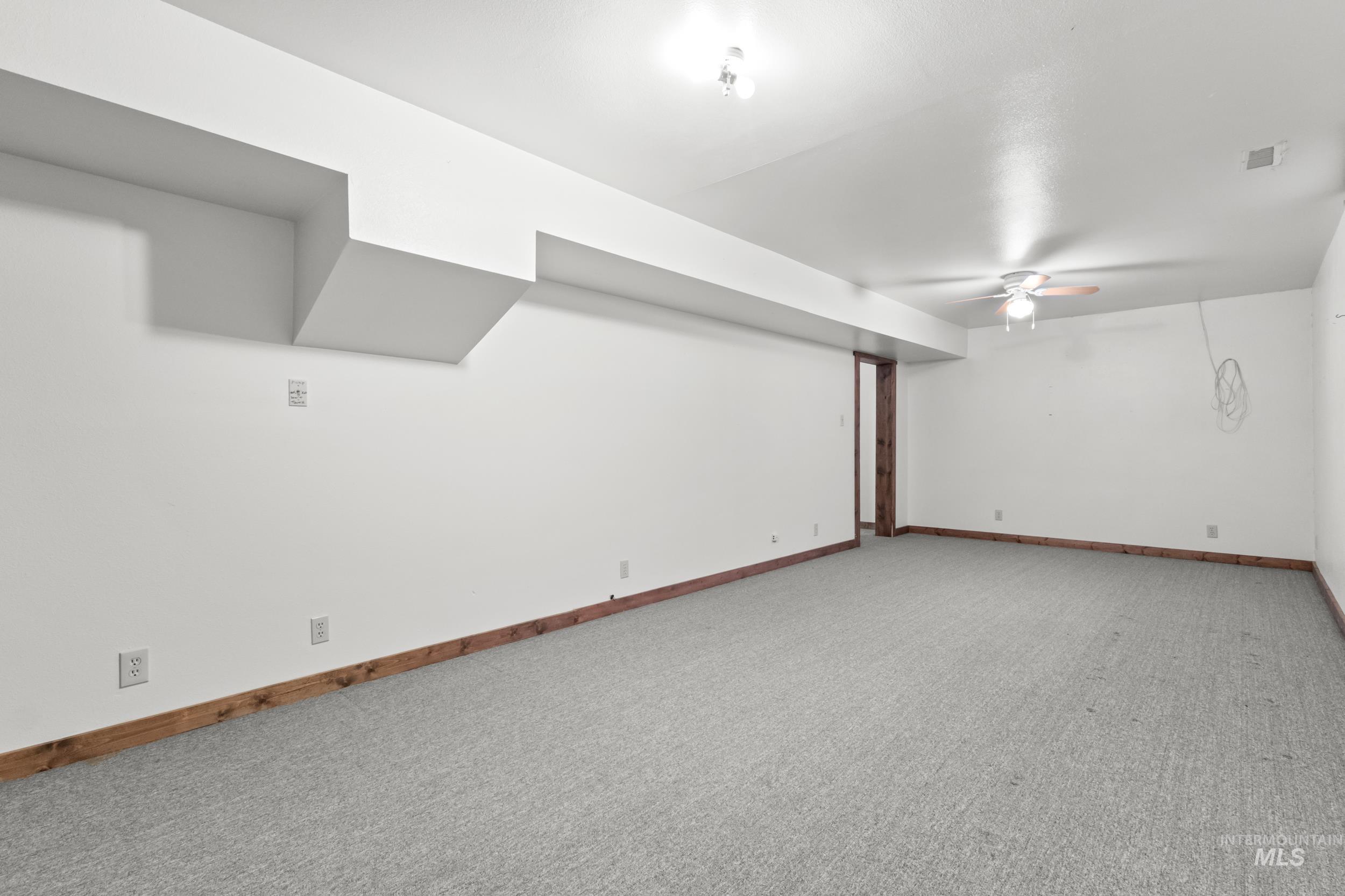 512 E Black Canyon Hwy, Emmett, Idaho 83617, 5 Bedrooms, 2 Bathrooms, Residential For Sale, Price $524,900, 98975928