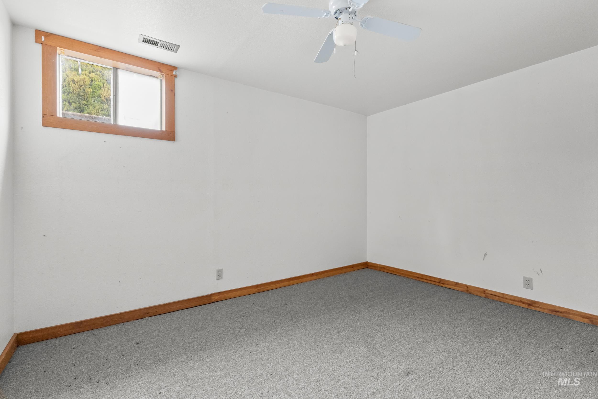 512 E Black Canyon Hwy, Emmett, Idaho 83617, 5 Bedrooms, 2 Bathrooms, Residential For Sale, Price $524,900, 98975928