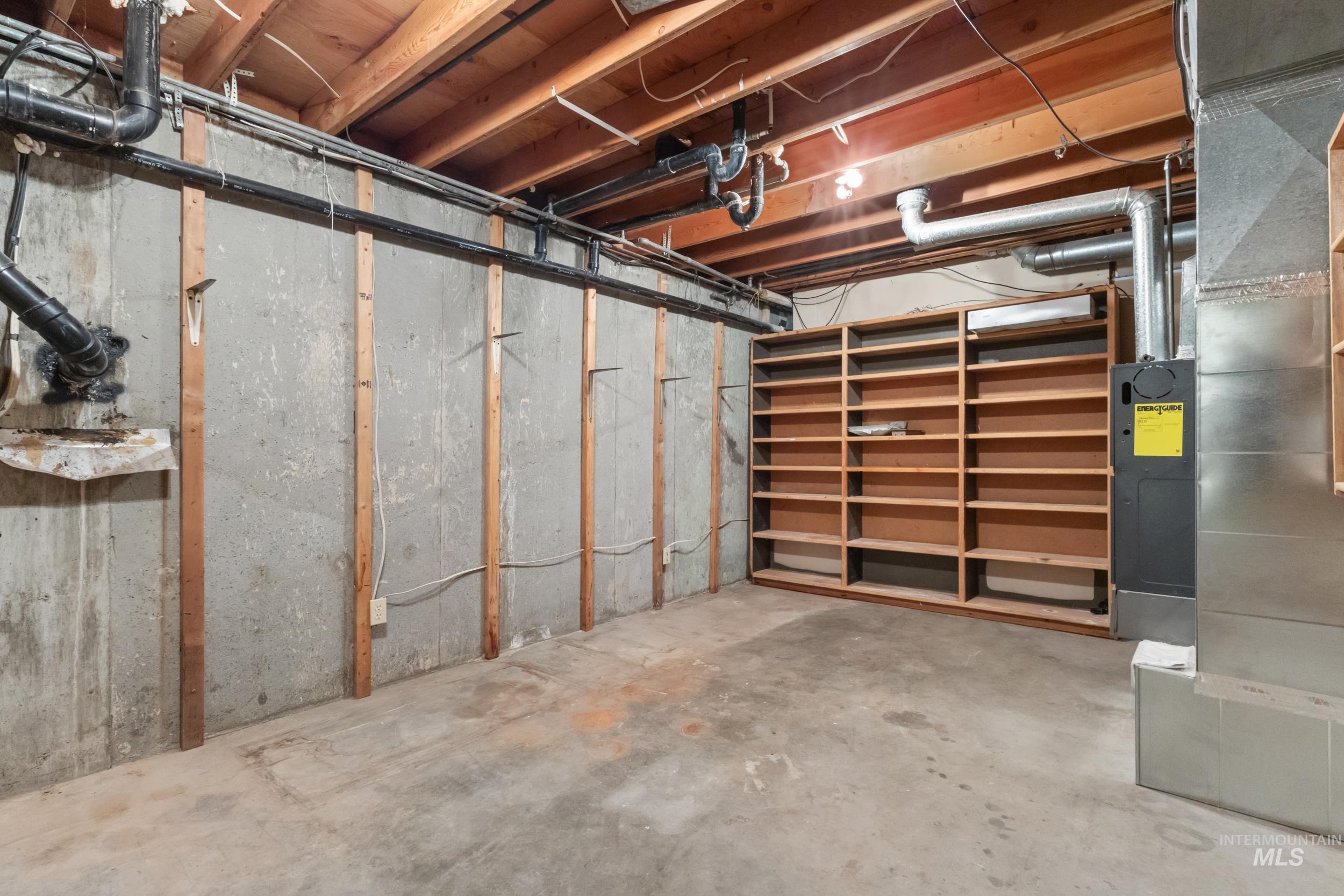 512 E Black Canyon Hwy, Emmett, Idaho 83617, 5 Bedrooms, 2 Bathrooms, Residential For Sale, Price $524,900, 98975928