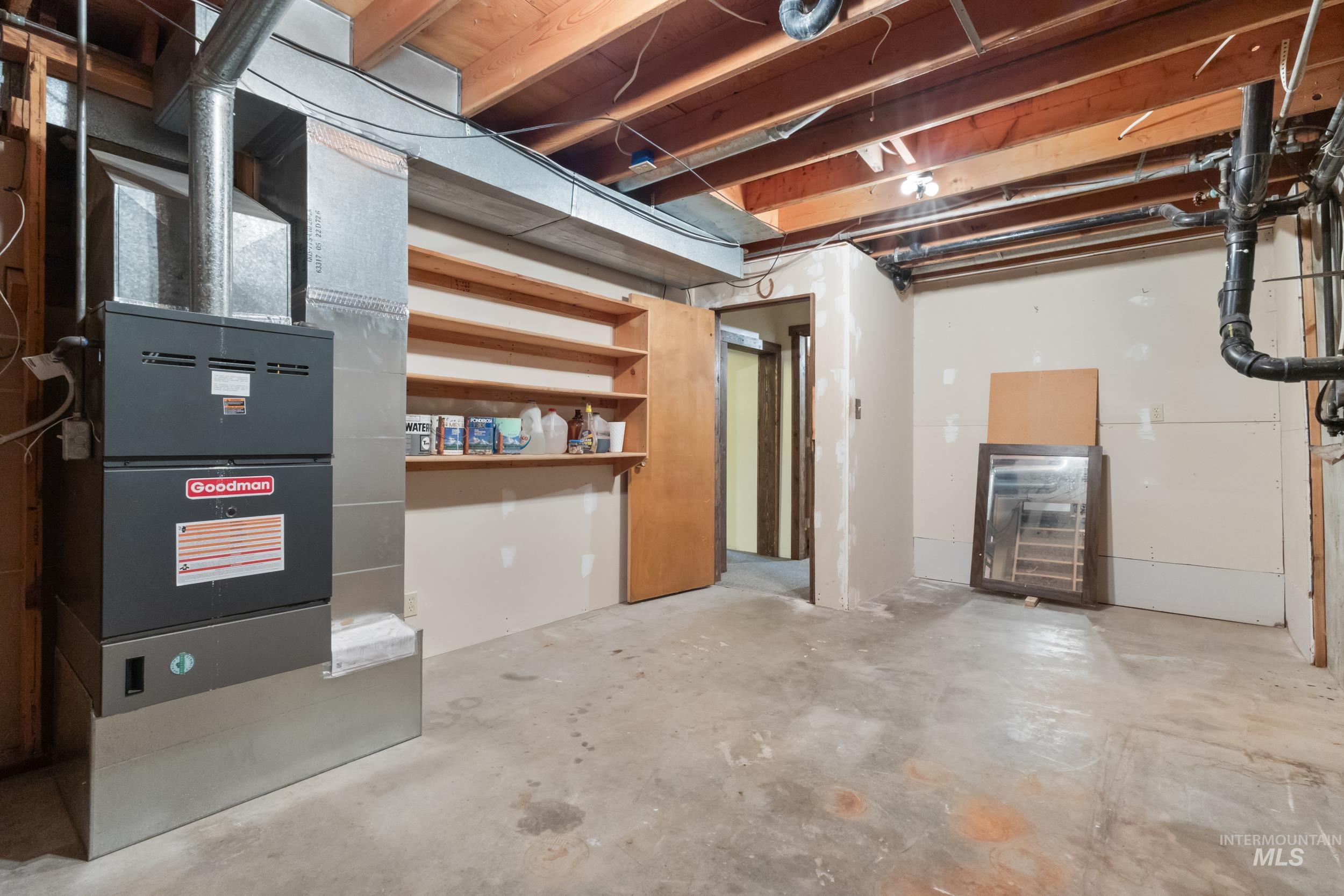 512 E Black Canyon Hwy, Emmett, Idaho 83617, 5 Bedrooms, 2 Bathrooms, Residential For Sale, Price $524,900, 98975928