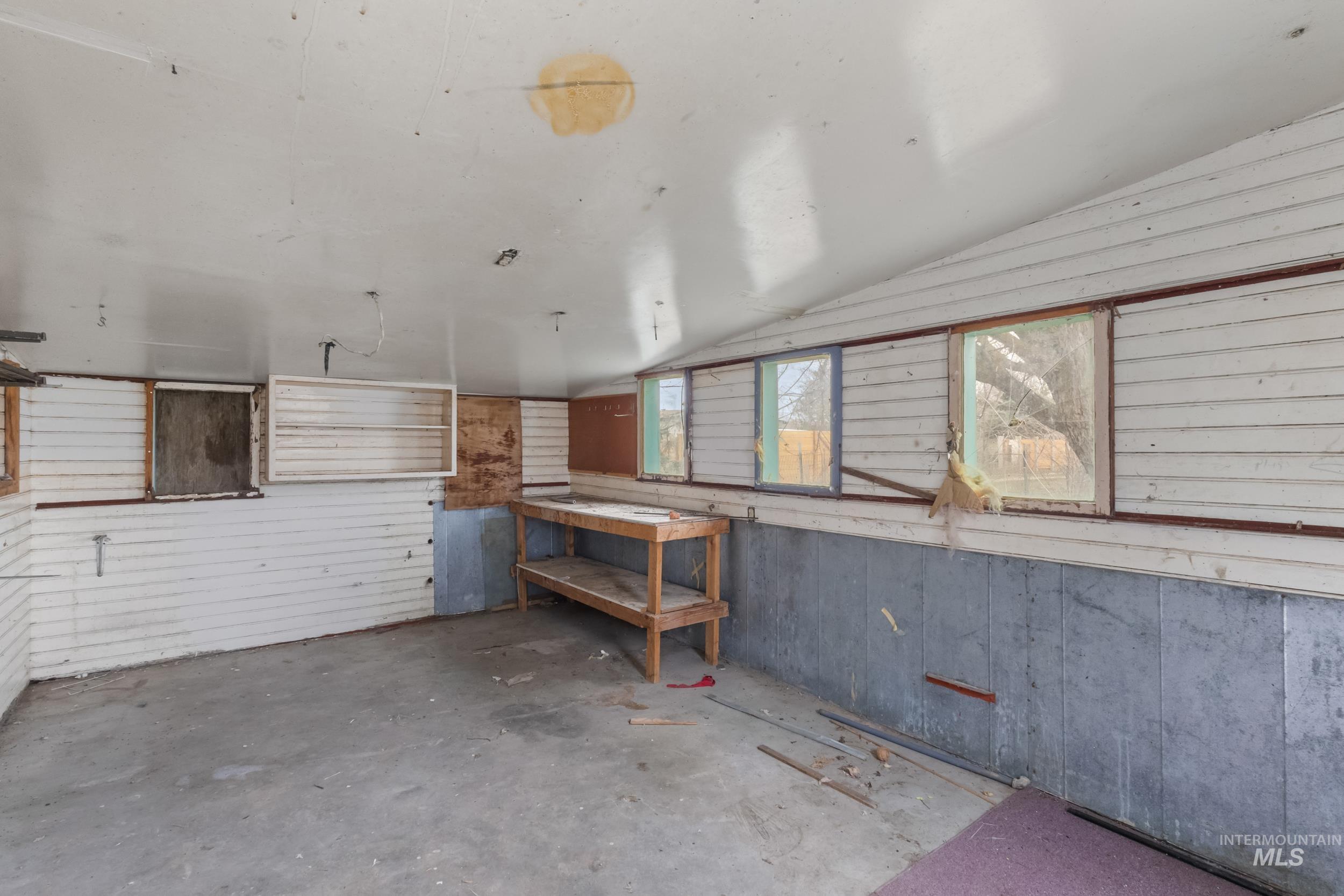 512 E Black Canyon Hwy, Emmett, Idaho 83617, 5 Bedrooms, 2 Bathrooms, Residential For Sale, Price $524,900, 98975928