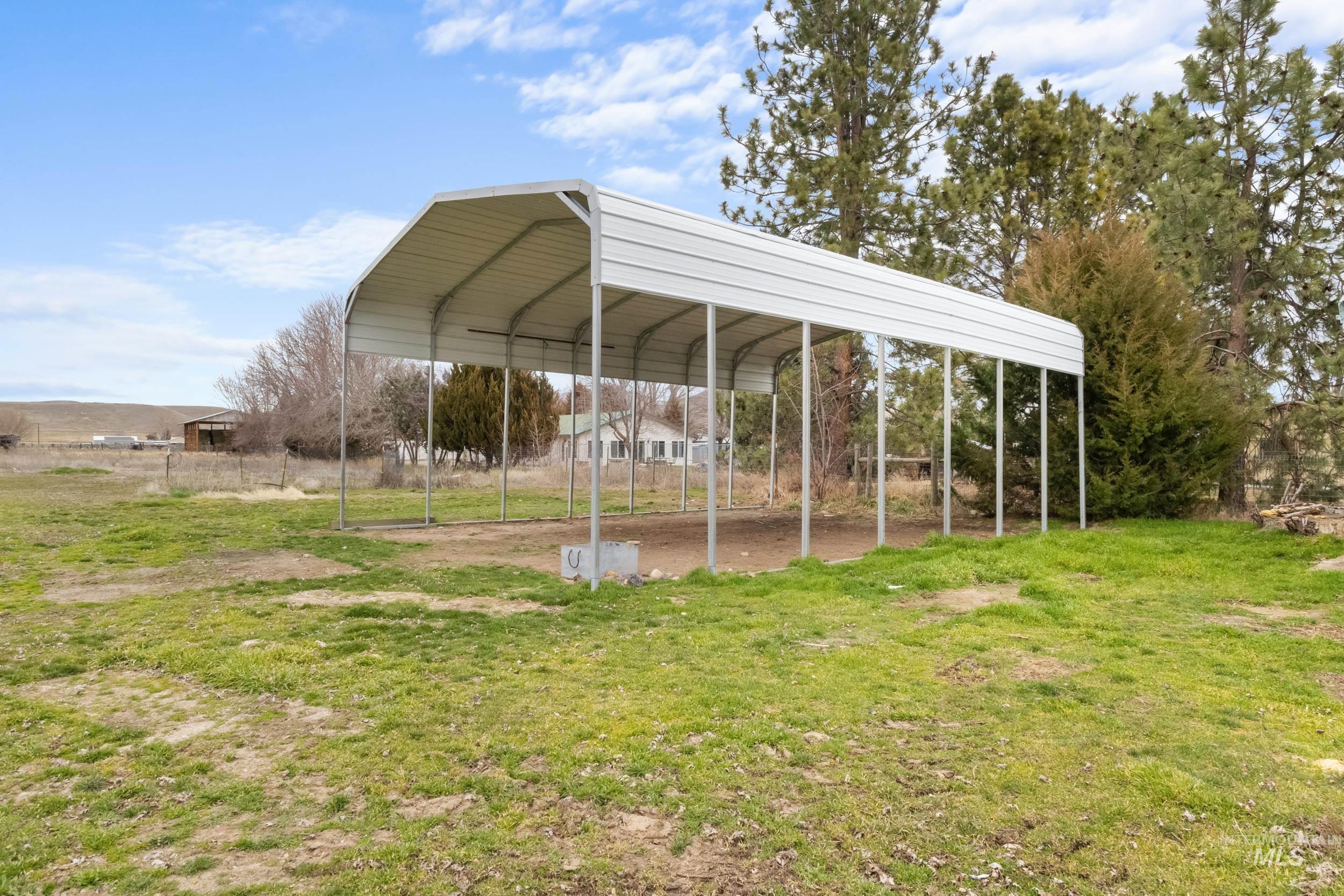 512 E Black Canyon Hwy, Emmett, Idaho 83617, 5 Bedrooms, 2 Bathrooms, Residential For Sale, Price $524,900, 98975928