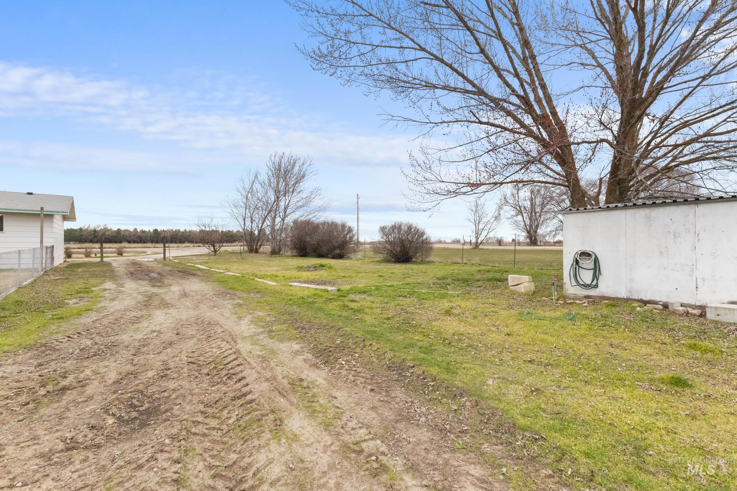 512 E Black Canyon Hwy, Emmett, Idaho 83617, 5 Bedrooms, 2 Bathrooms, Residential For Sale, Price $524,900, 98975928