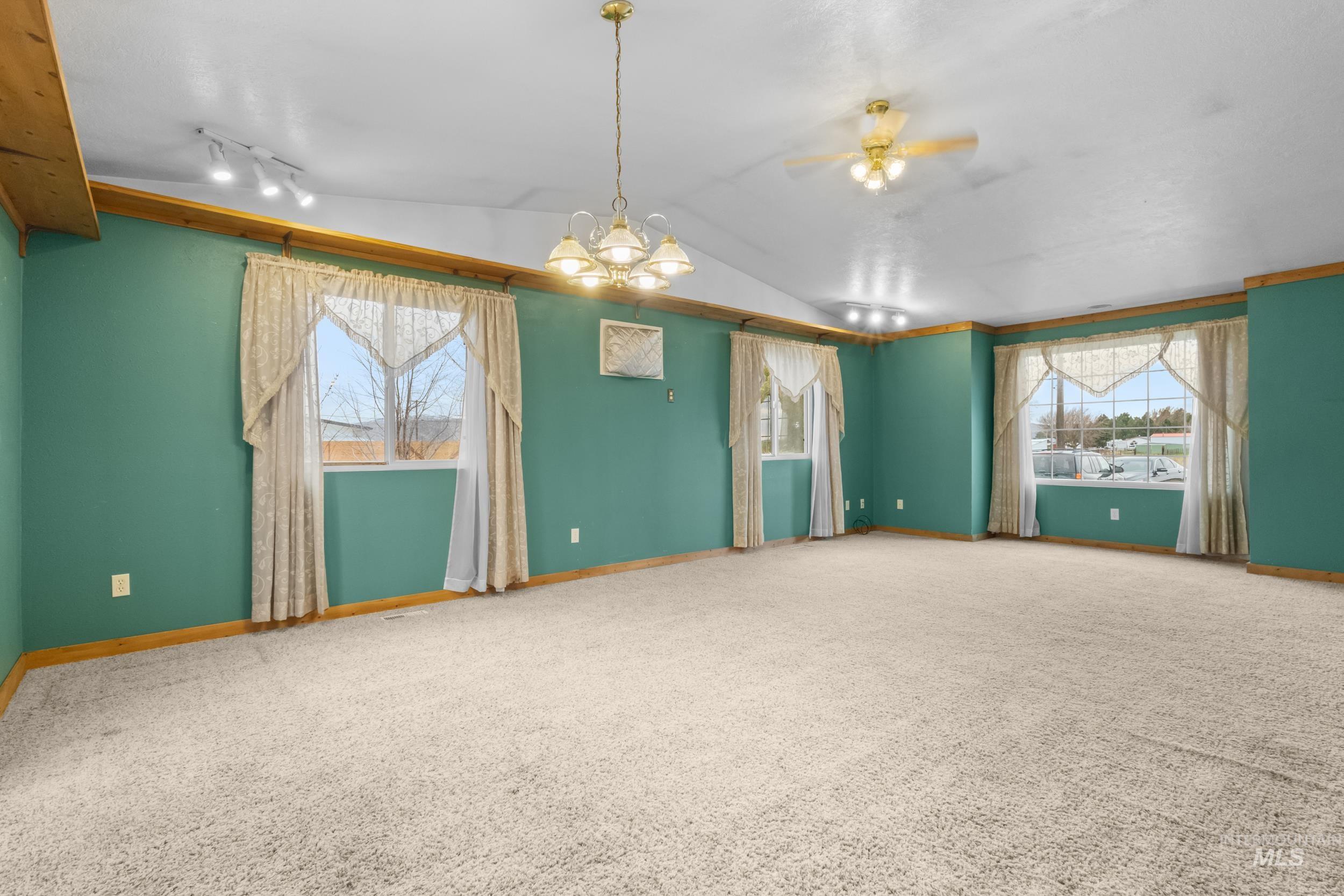 512 E Black Canyon Hwy, Emmett, Idaho 83617, 5 Bedrooms, 2 Bathrooms, Residential For Sale, Price $524,900, 98975928