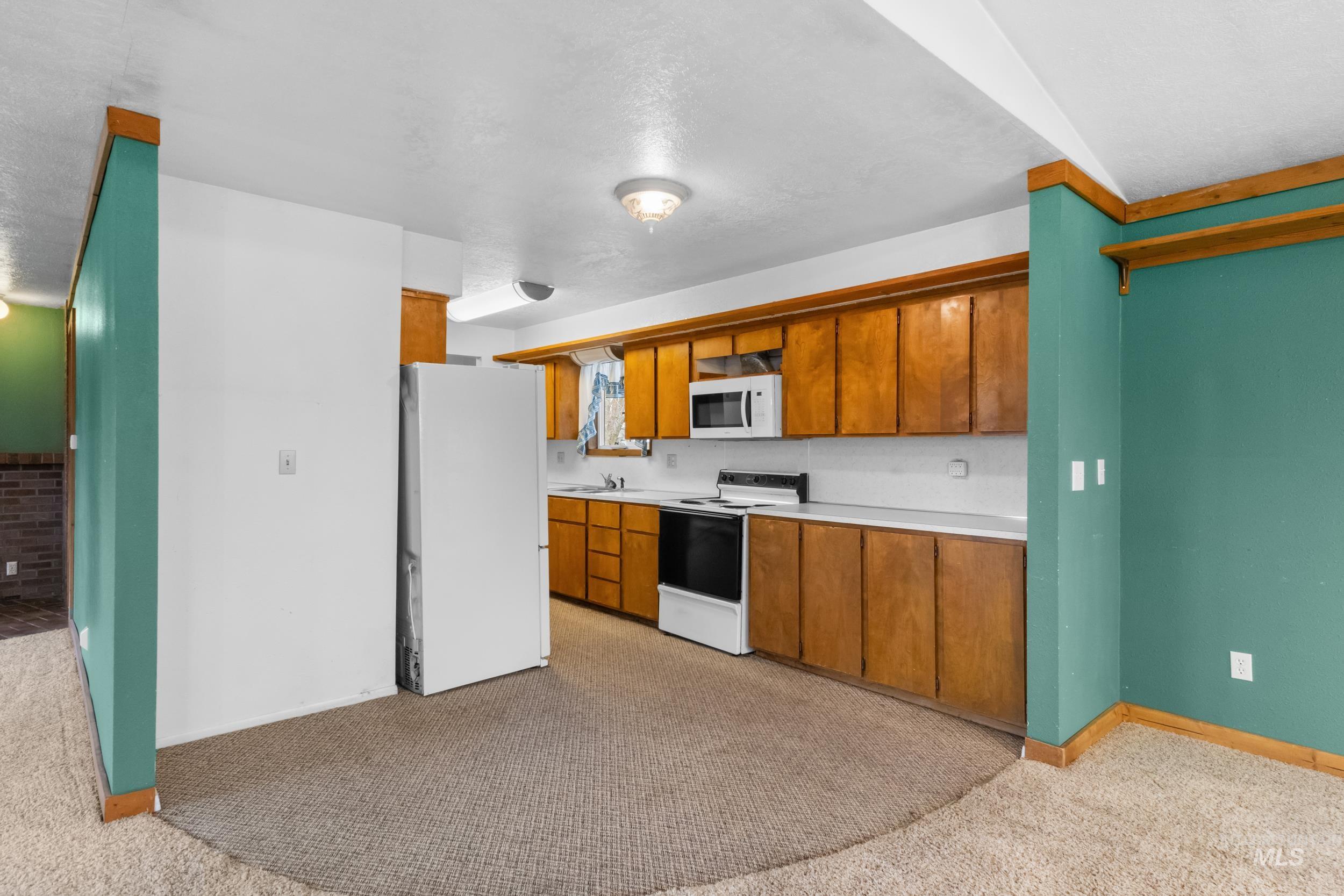 512 E Black Canyon Hwy, Emmett, Idaho 83617, 5 Bedrooms, 2 Bathrooms, Residential For Sale, Price $524,900, 98975928