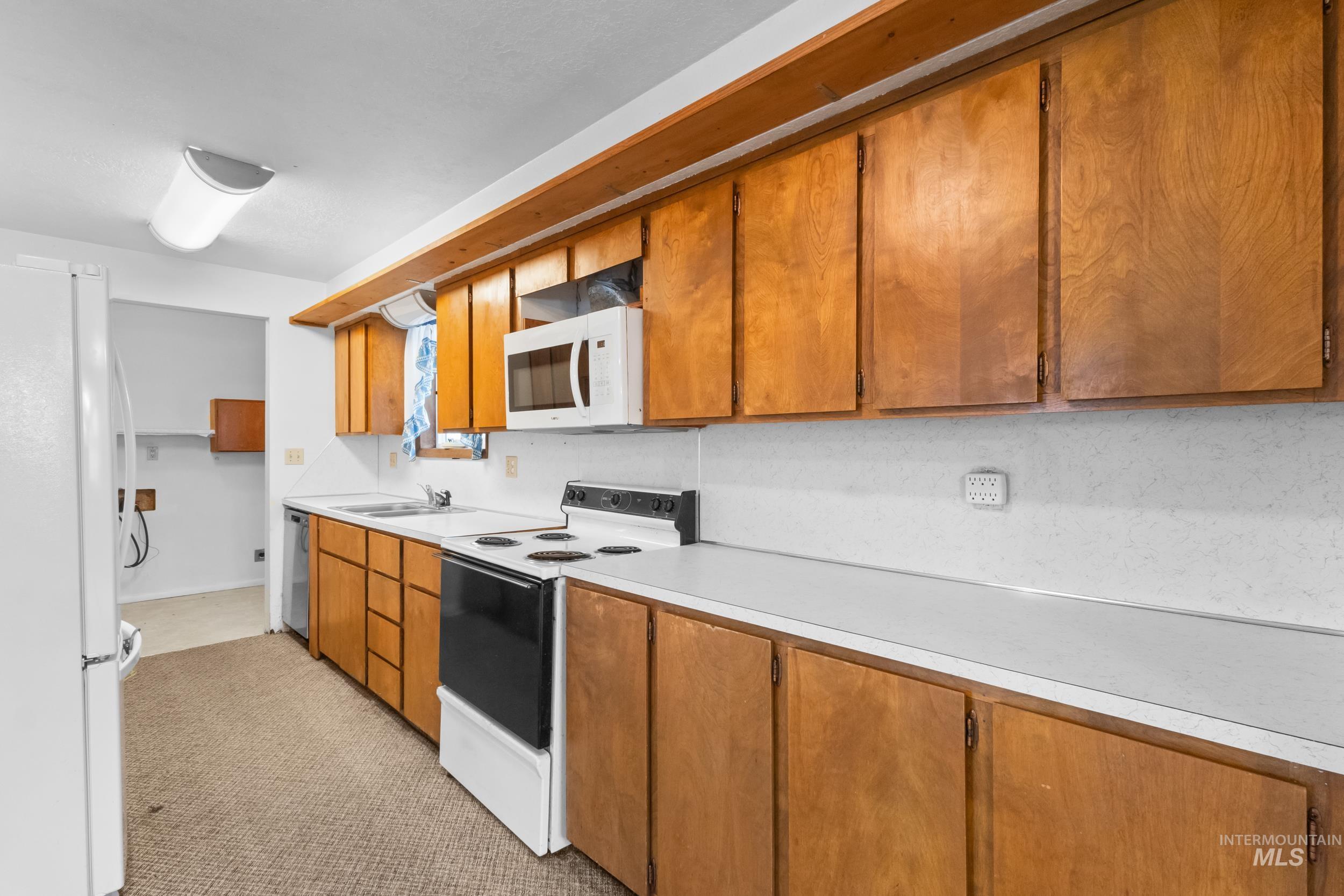 512 E Black Canyon Hwy, Emmett, Idaho 83617, 5 Bedrooms, 2 Bathrooms, Residential For Sale, Price $524,900, 98975928