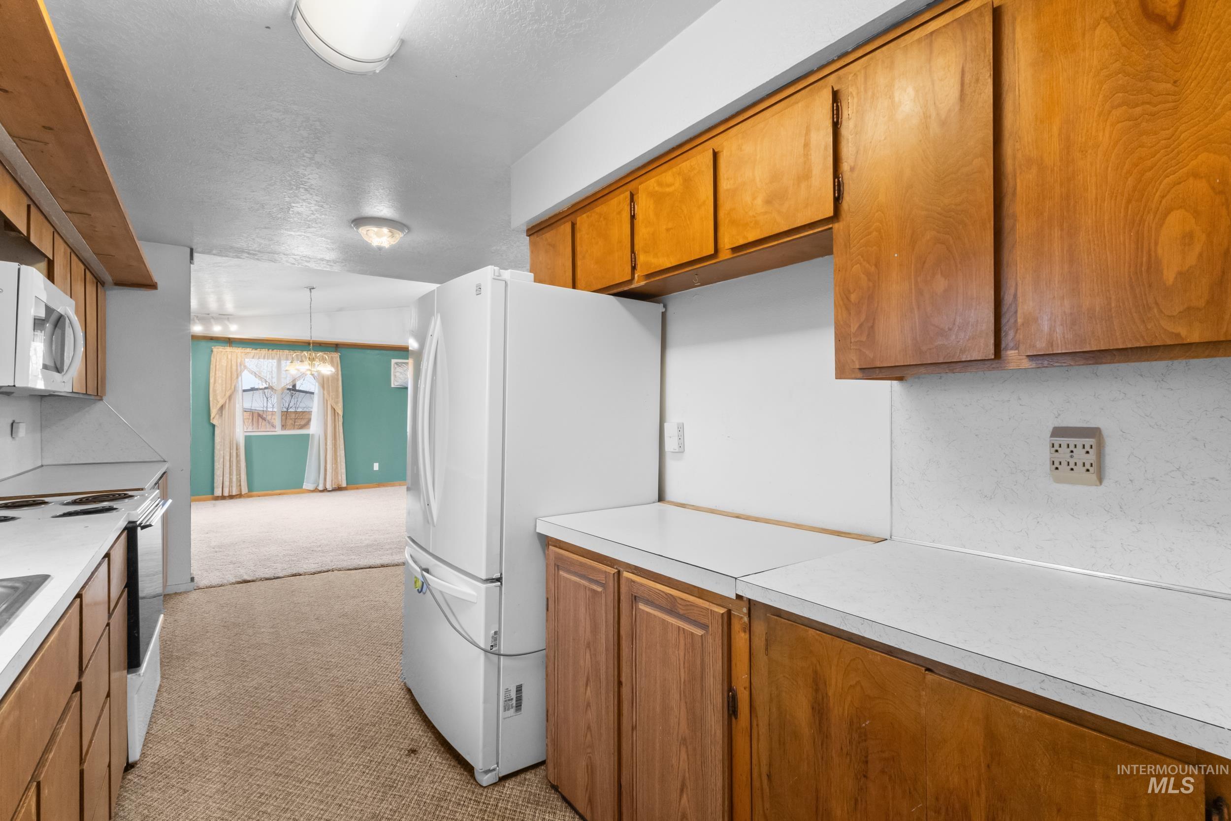 512 E Black Canyon Hwy, Emmett, Idaho 83617, 5 Bedrooms, 2 Bathrooms, Residential For Sale, Price $524,900, 98975928