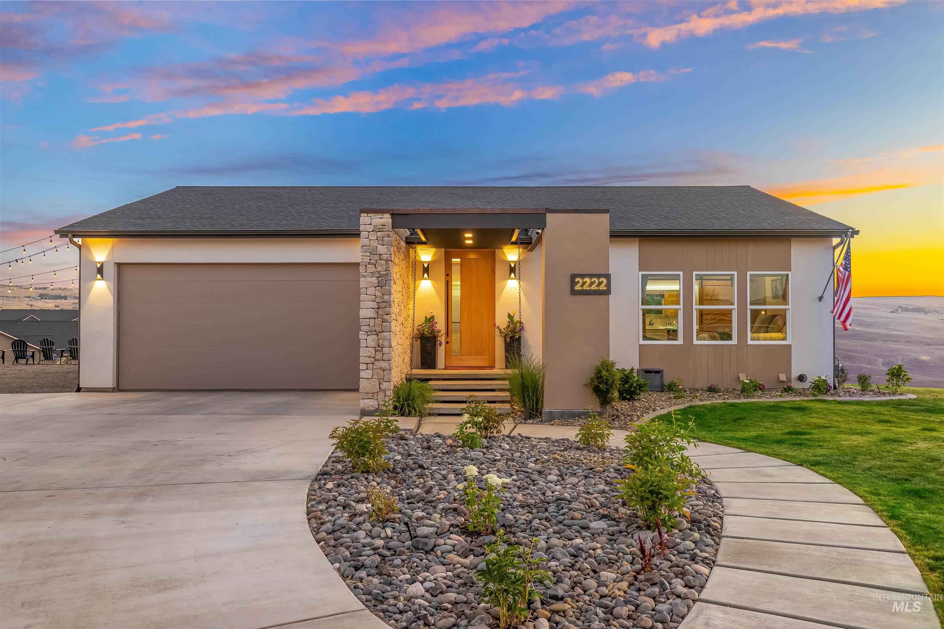 2222 Deer Pointe Drive, Clarkston, Washington 99403, 3 Bedrooms, 2.5 Bathrooms, Residential For Sale, Price $799,000,MLS 98975930