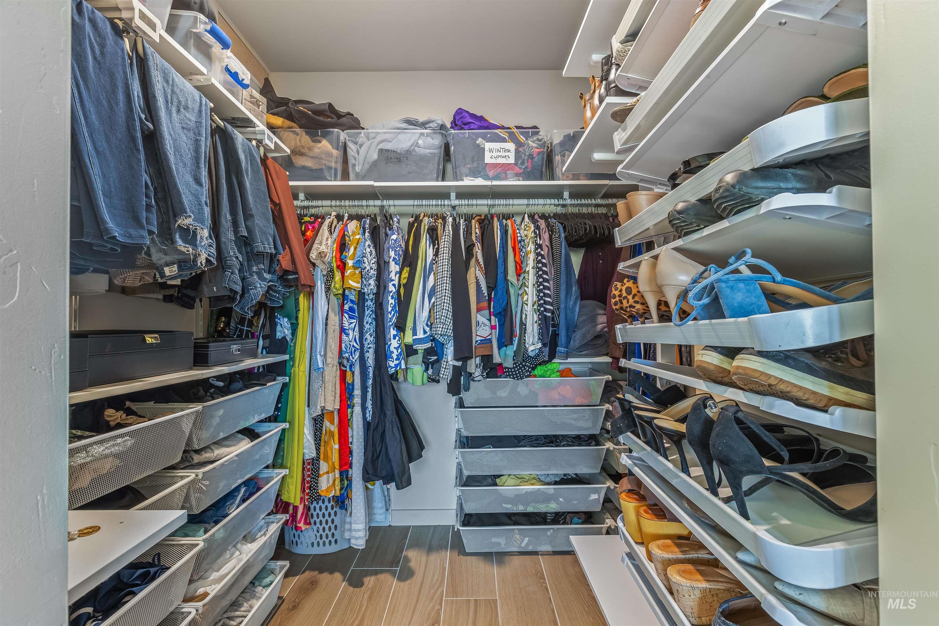 2222 Deer Pointe Drive, Clarkston, Washington 99403, 3 Bedrooms, 2.5 Bathrooms, Residential For Sale, Price $829,000, 98975930