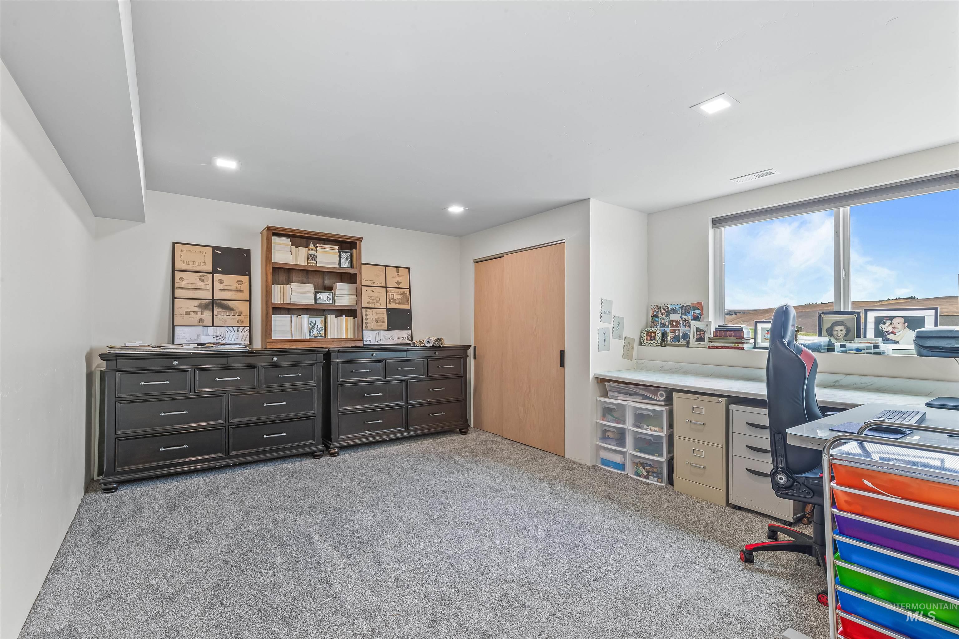 2222 Deer Pointe Drive, Clarkston, Washington 99403, 3 Bedrooms, 2.5 Bathrooms, Residential For Sale, Price $829,000, 98975930