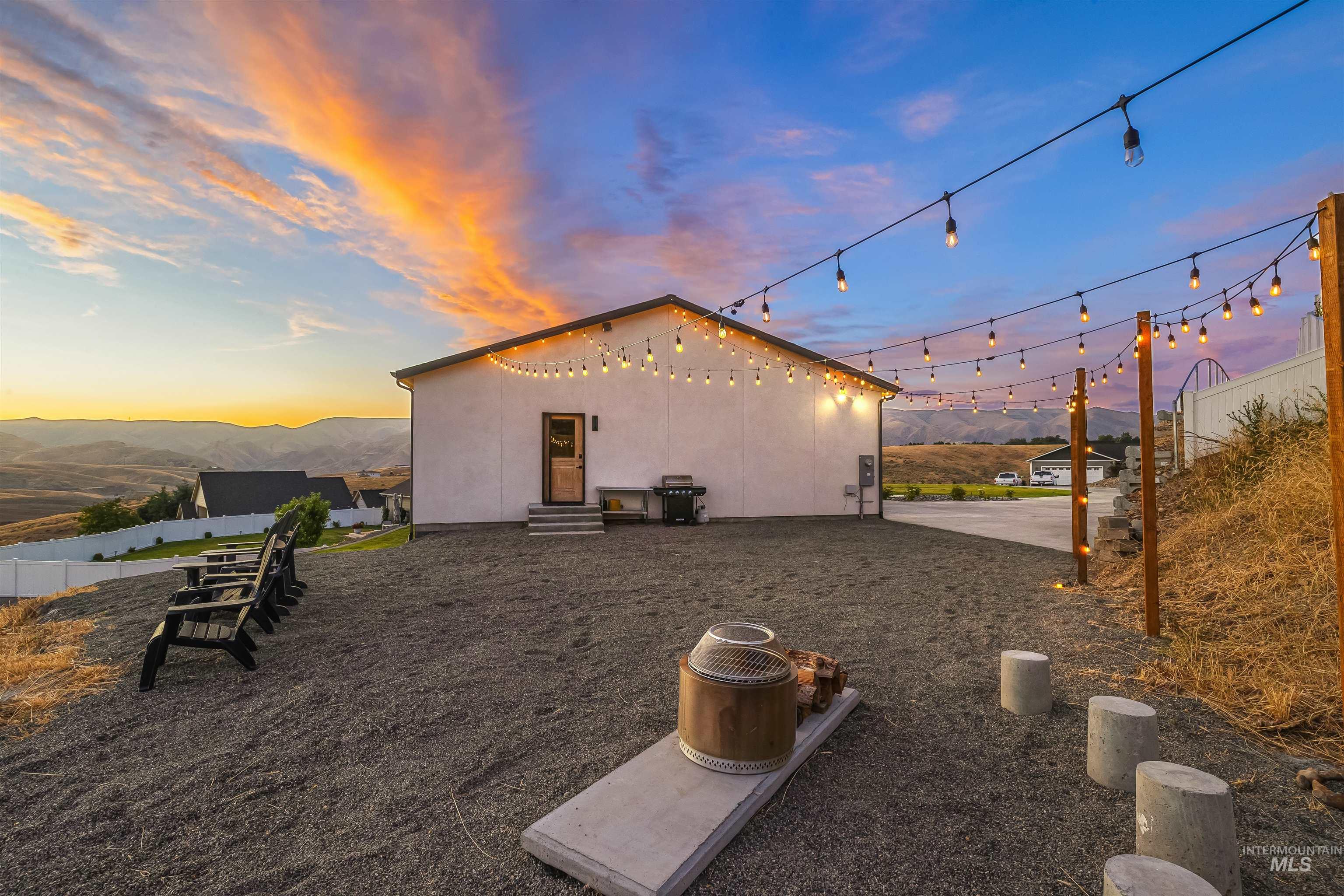 2222 Deer Pointe Drive, Clarkston, Washington 99403, 3 Bedrooms, 2.5 Bathrooms, Residential For Sale, Price $829,000, 98975930