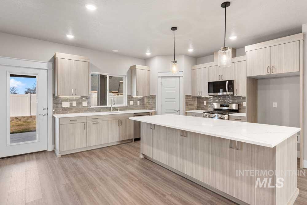 79 S Daybreak Ave, Nampa, Idaho 83687, 4 Bedrooms, 3 Bathrooms, Residential For Sale, Price $589,900, 98975933