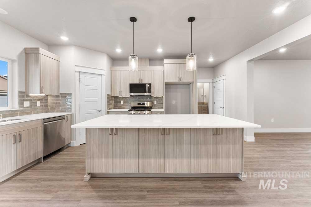 79 S Daybreak Ave, Nampa, Idaho 83687, 4 Bedrooms, 3 Bathrooms, Residential For Sale, Price $589,900, 98975933