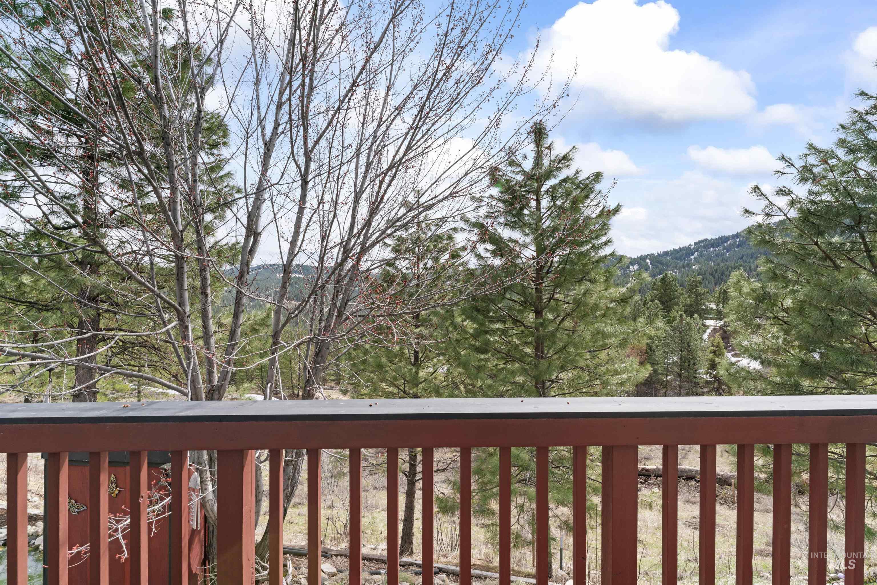 5 Alpine Ct, Boise, Idaho 83716, 4 Bedrooms, 2.5 Bathrooms, Residential For Sale, Price $550,000, 98975940