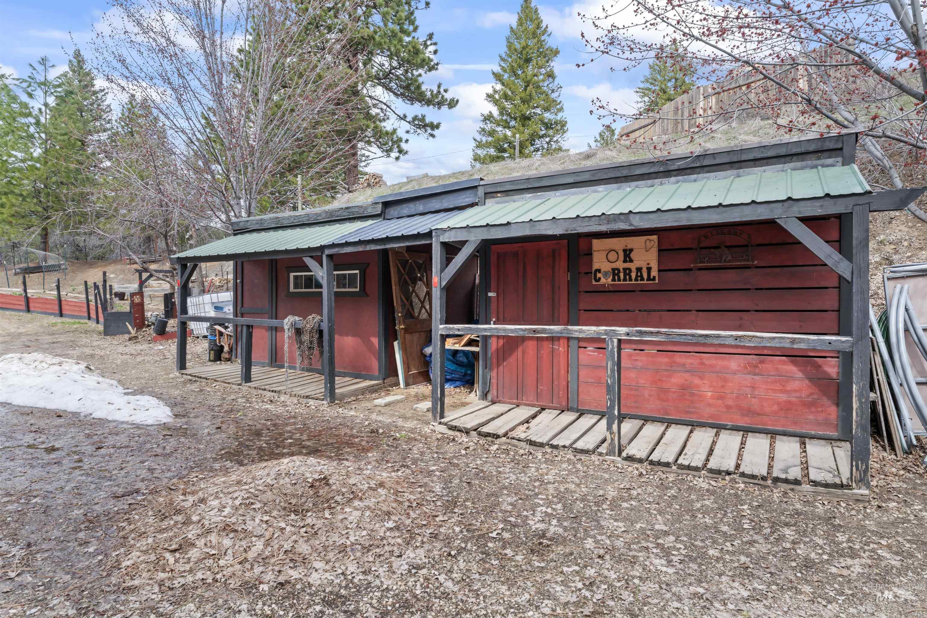 5 Alpine Ct, Boise, Idaho 83716, 4 Bedrooms, 2.5 Bathrooms, Residential For Sale, Price $550,000, 98975940