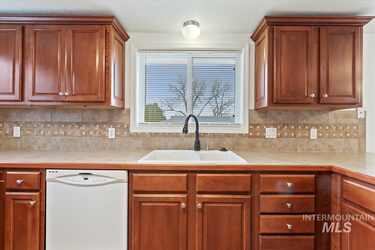 159 N Ada Place, Nampa, Idaho 83651-2001, 3 Bedrooms, 2 Bathrooms, Residential For Sale, Price $374,900, 98975941