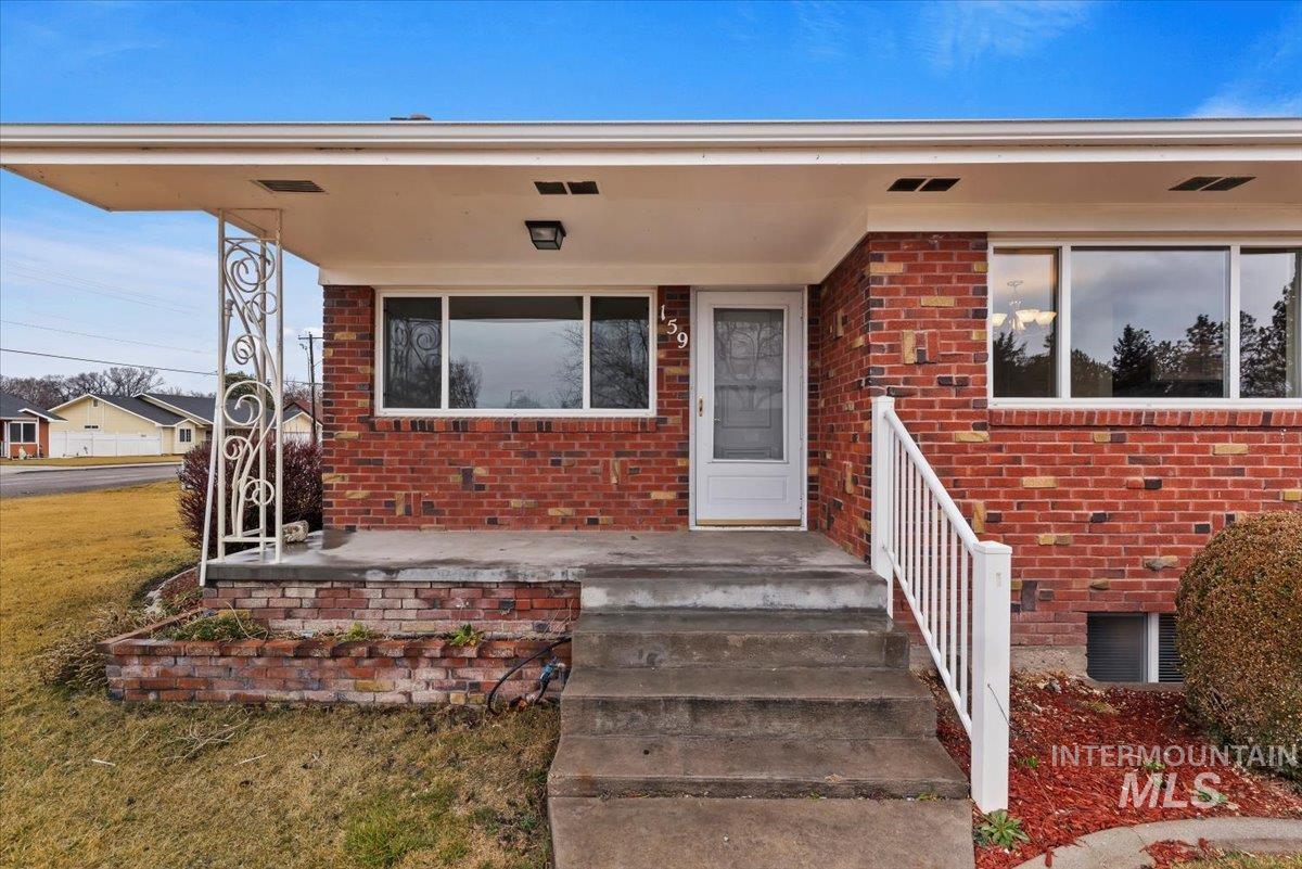 159 N Ada Place, Nampa, Idaho 83651-2001, 3 Bedrooms, 2 Bathrooms, Residential For Sale, Price $374,900, 98975941
