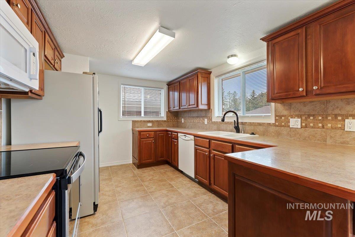 159 N Ada Place, Nampa, Idaho 83651-2001, 3 Bedrooms, 2 Bathrooms, Residential For Sale, Price $374,900, 98975941