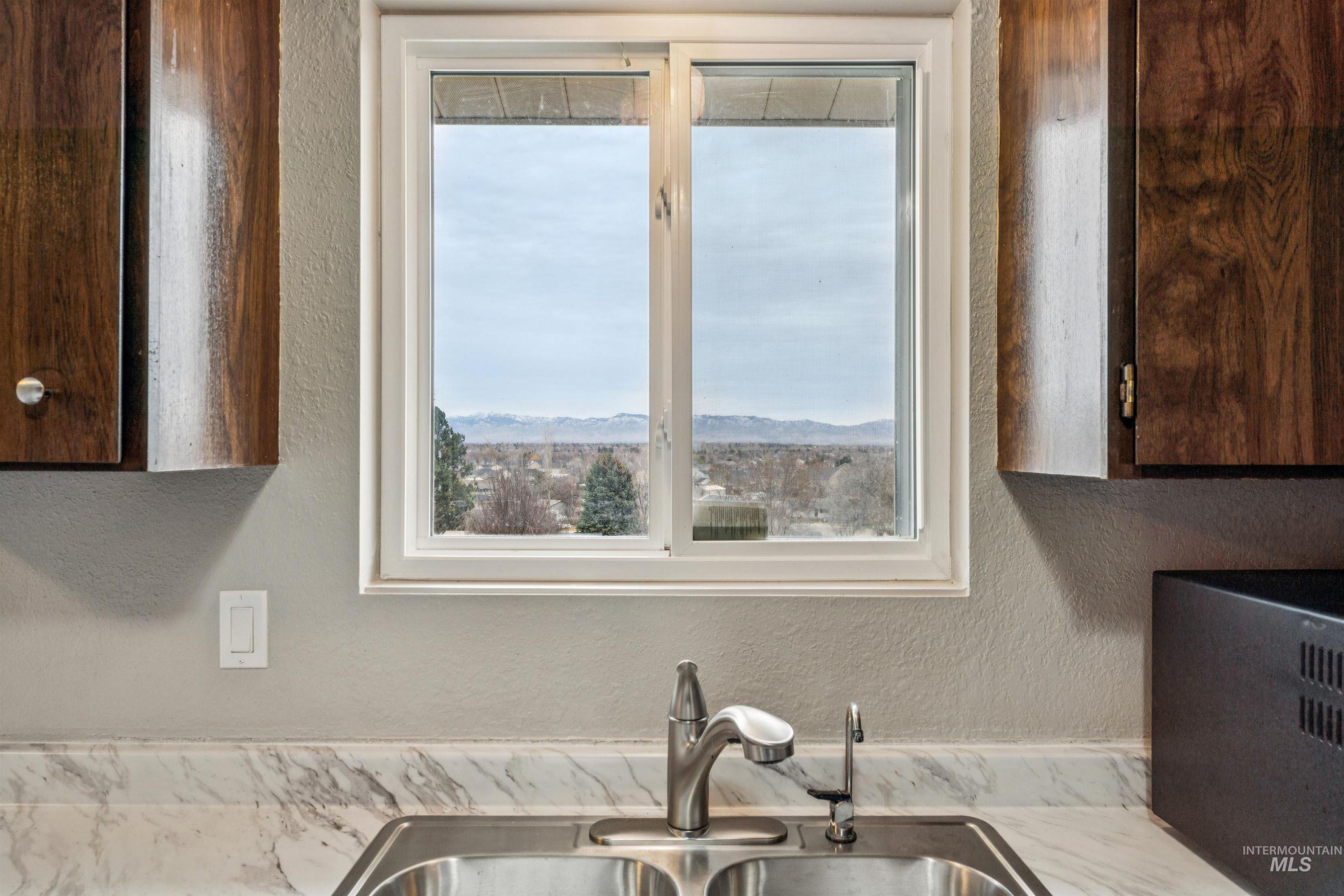 9988 W Fox Ridge Dr, Boise, Idaho 83709-7017, 4 Bedrooms, 2 Bathrooms, Residential For Sale, Price $463,500, 98975944