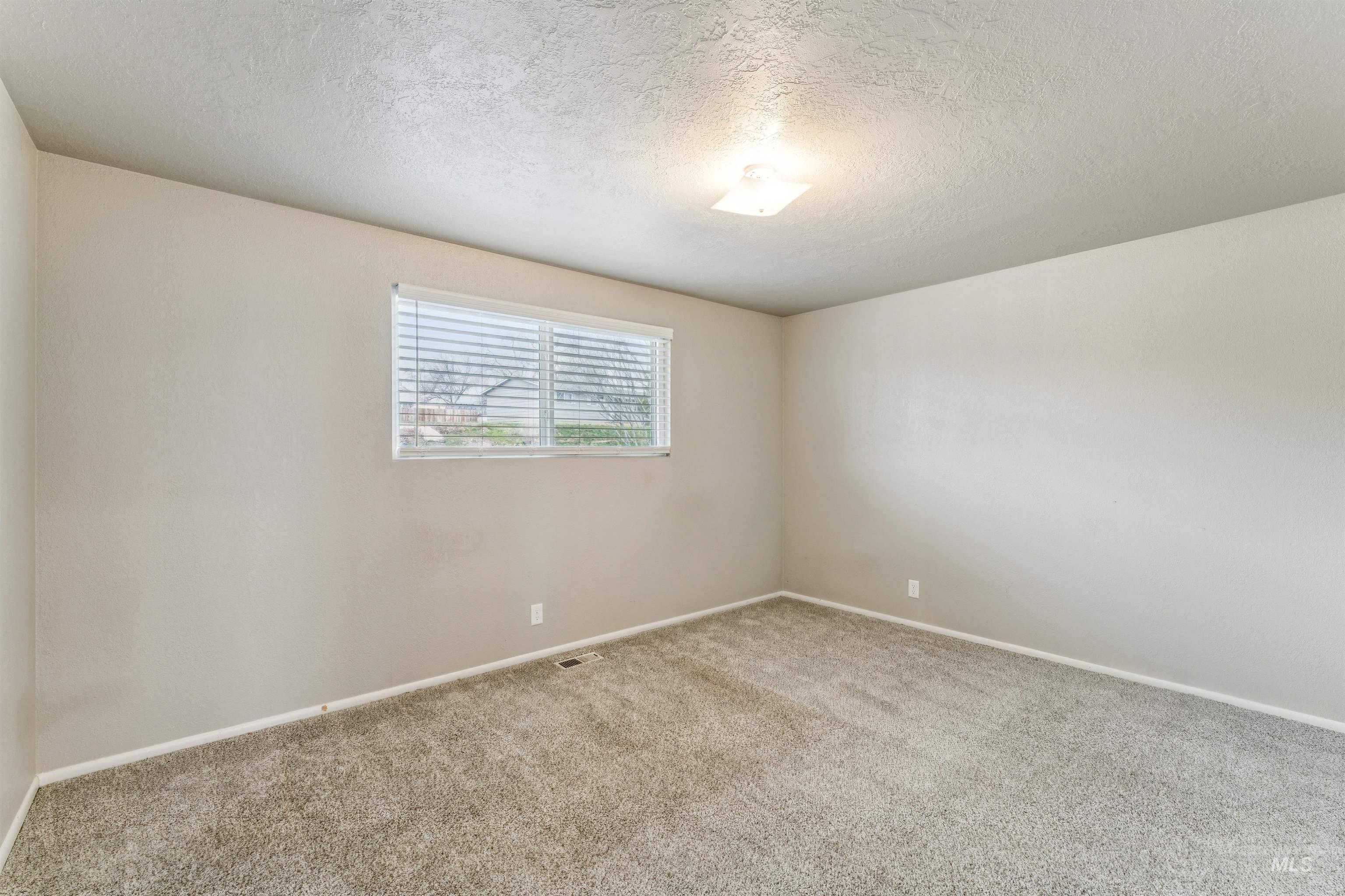 9988 W Fox Ridge Dr, Boise, Idaho 83709-7017, 4 Bedrooms, 2 Bathrooms, Residential For Sale, Price $463,500, 98975944