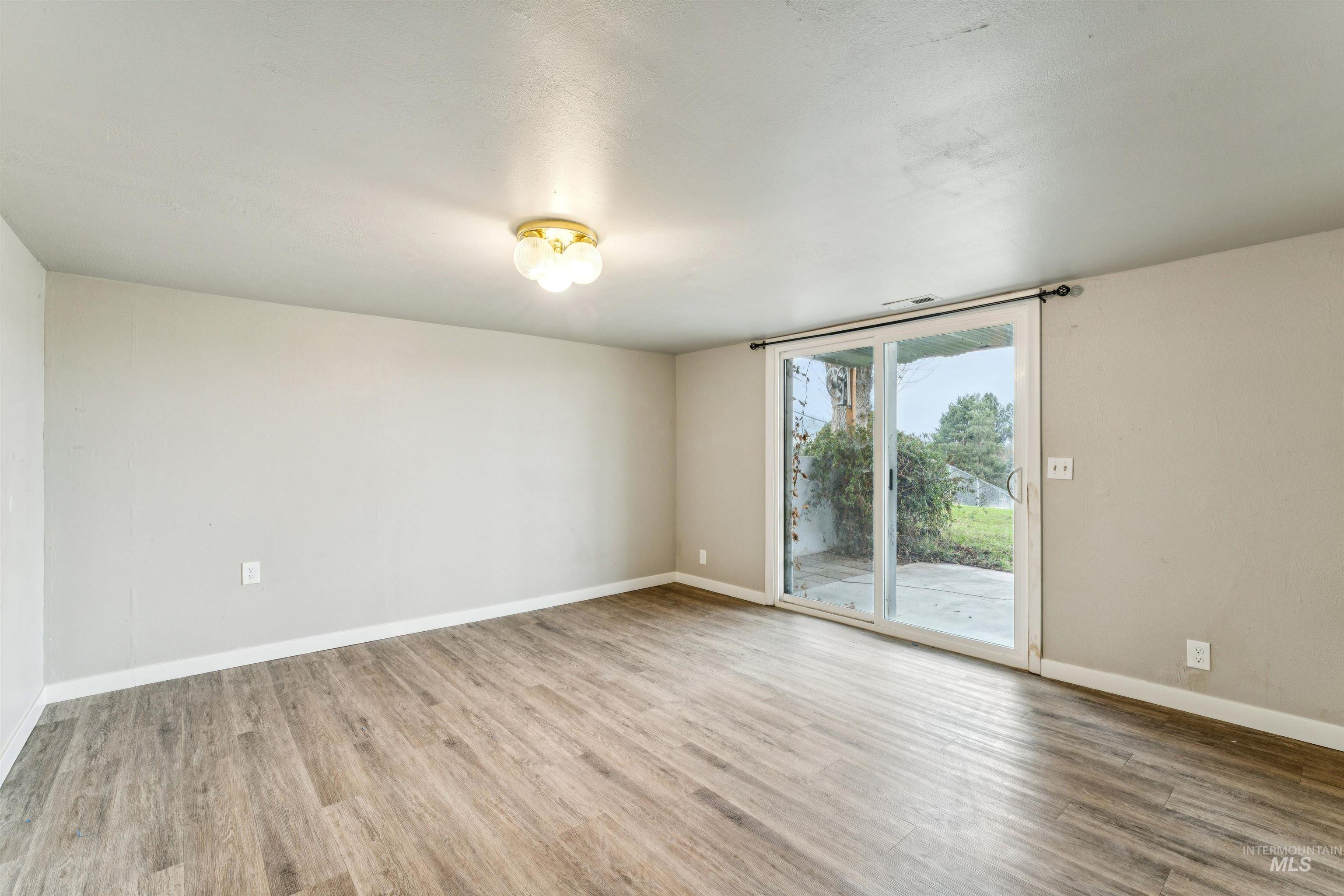 9988 W Fox Ridge Dr, Boise, Idaho 83709-7017, 4 Bedrooms, 2 Bathrooms, Residential For Sale, Price $463,500, 98975944