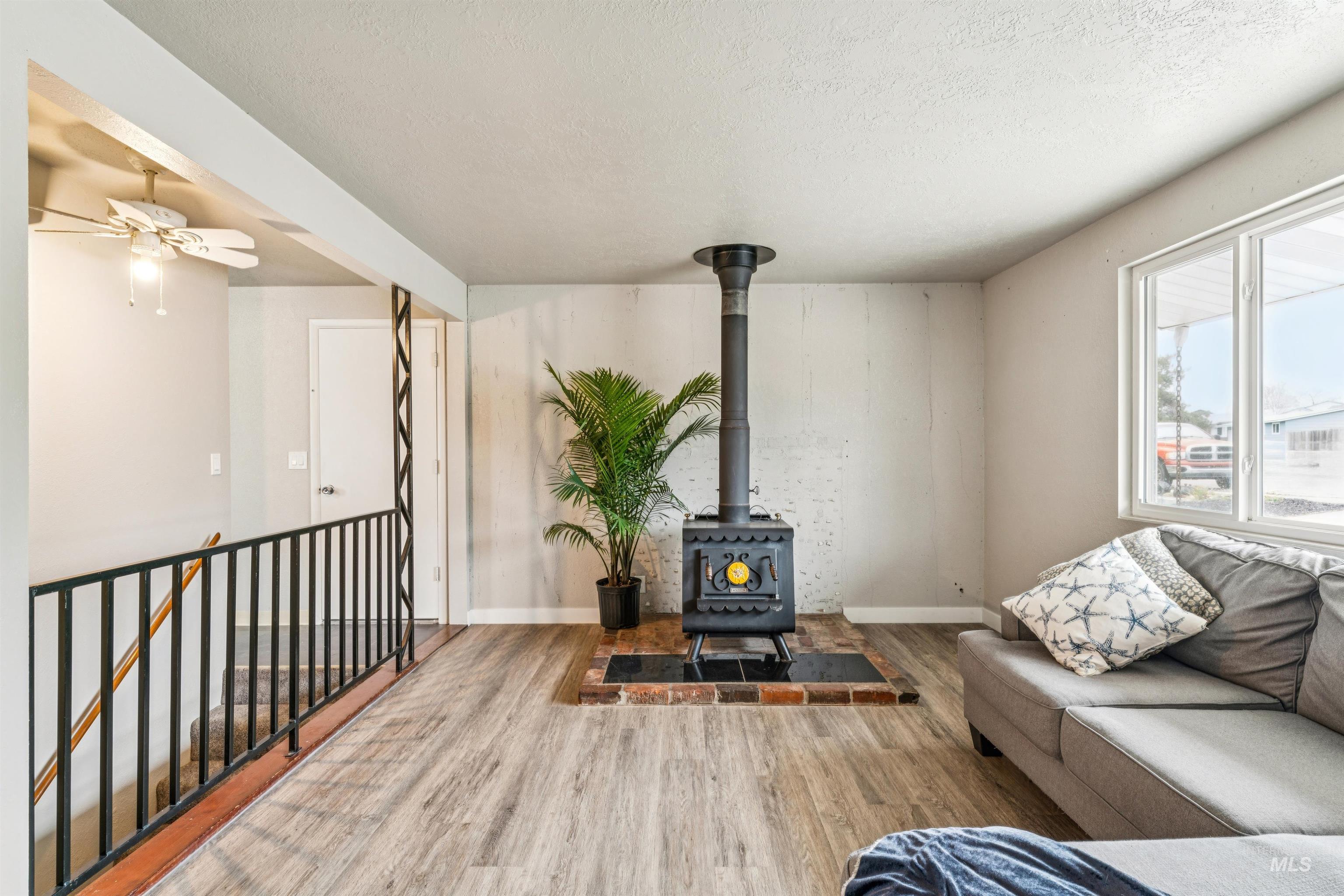 9988 W Fox Ridge Dr, Boise, Idaho 83709-7017, 4 Bedrooms, 2 Bathrooms, Residential For Sale, Price $463,500, 98975944